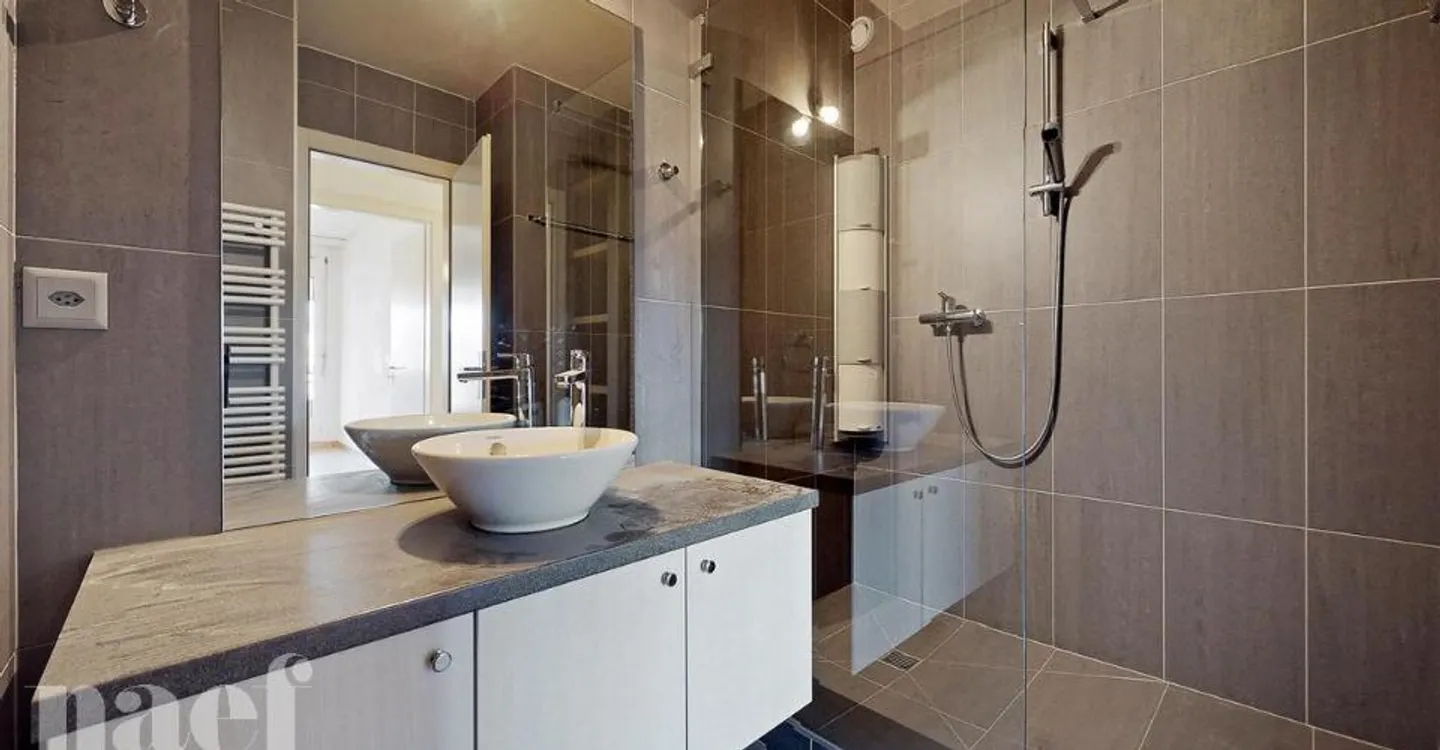 Bellissimo duplex a Carouge situato in Rue des Caroubiers 15 - Foto 10 di 11