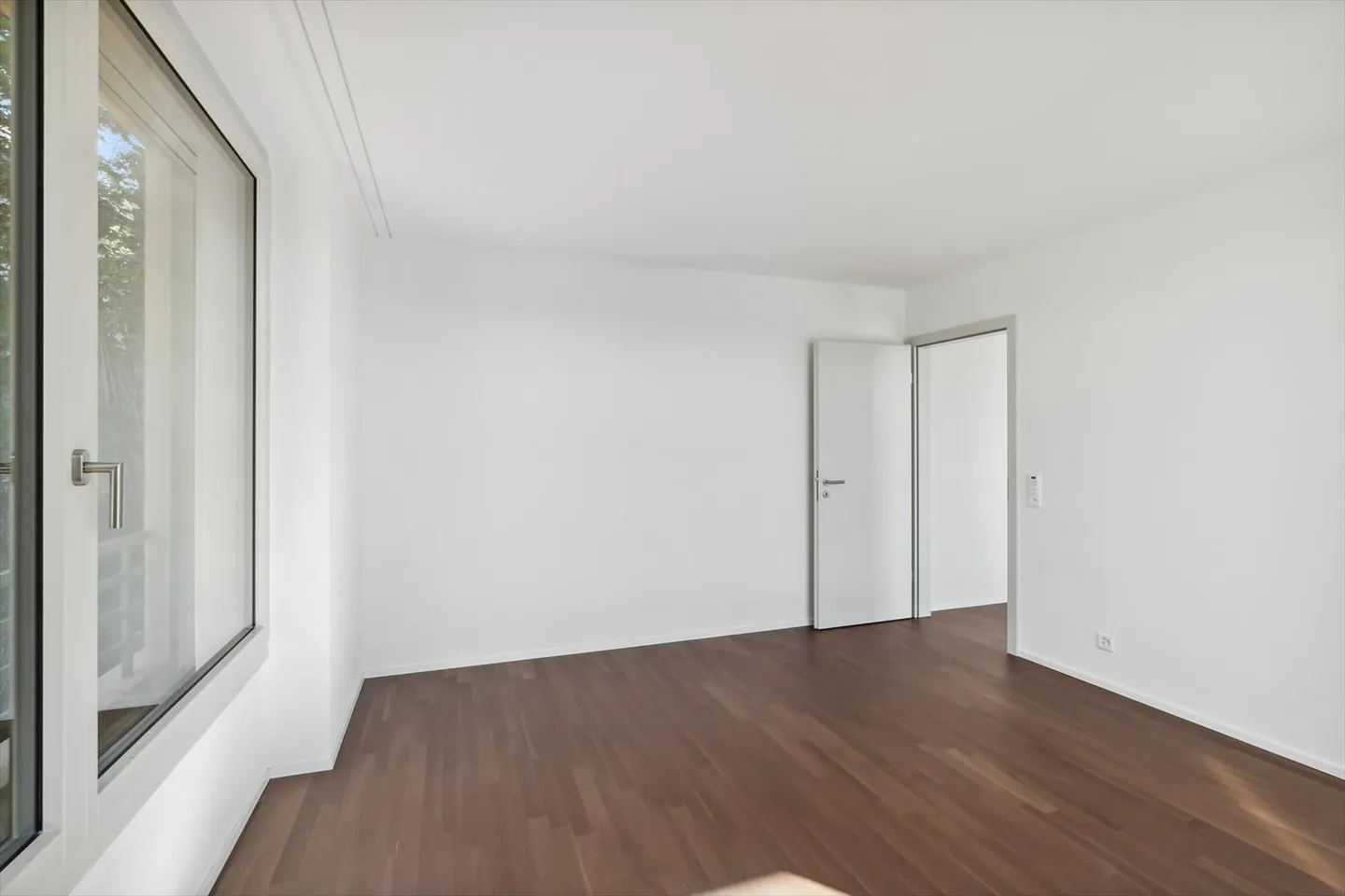 Bel appartement de 2,5 pièces de 67m2, moderne et entièrement rénové avec balcon - Photo 8 sur 12