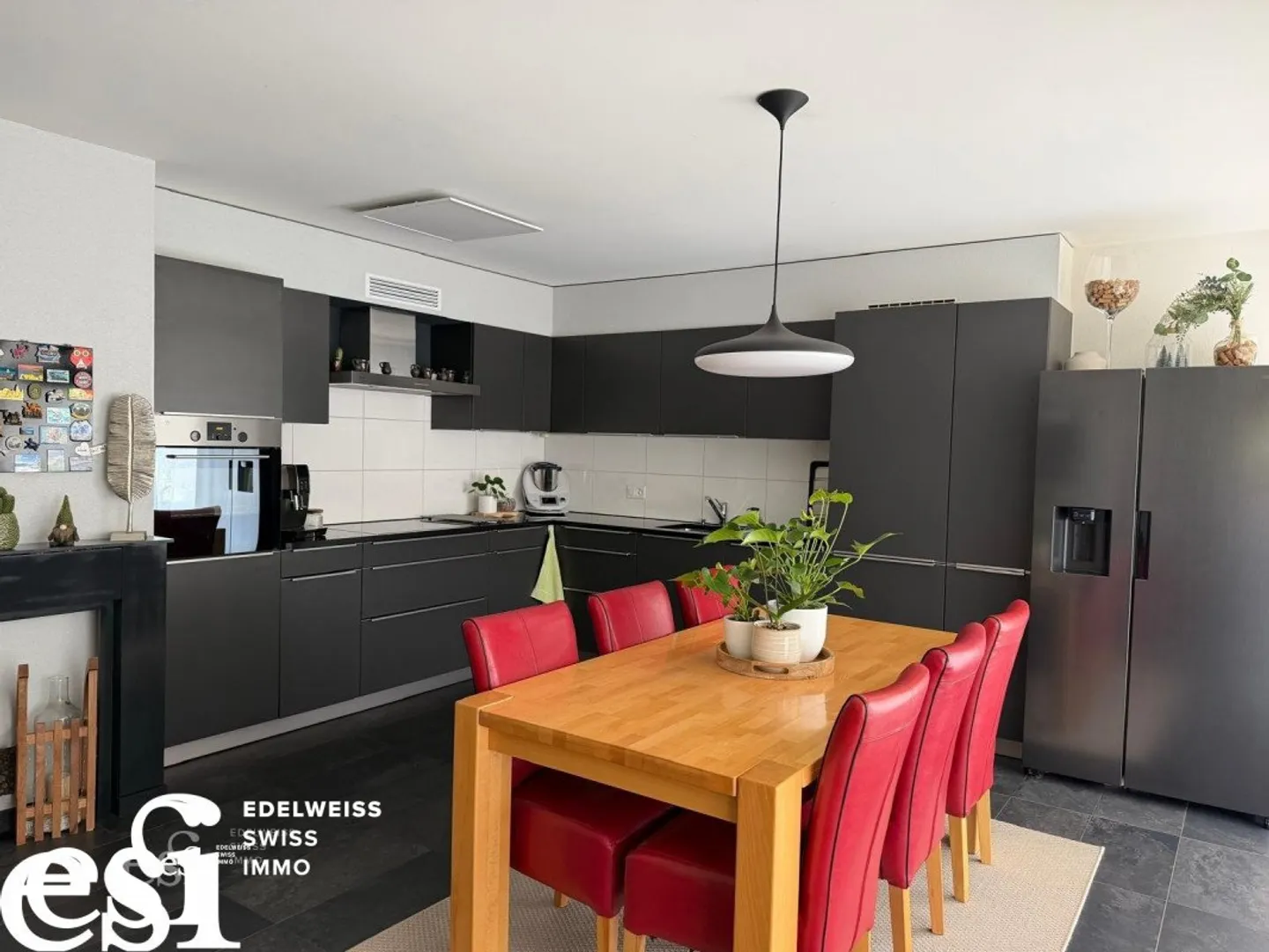Wunderschöne Minergie-Wohnung mit 4,5 Zimmern und Terrasse-Garten in Collombey - Foto 3 von 10