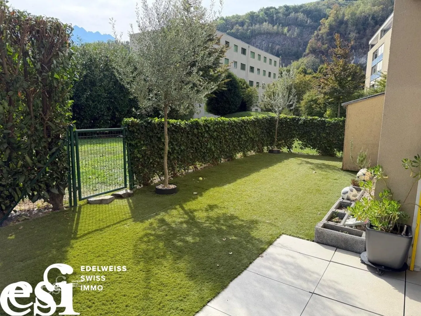 Wunderschöne Minergie-Wohnung mit 4,5 Zimmern und Terrasse-Garten in Collombey - Foto 2 von 10