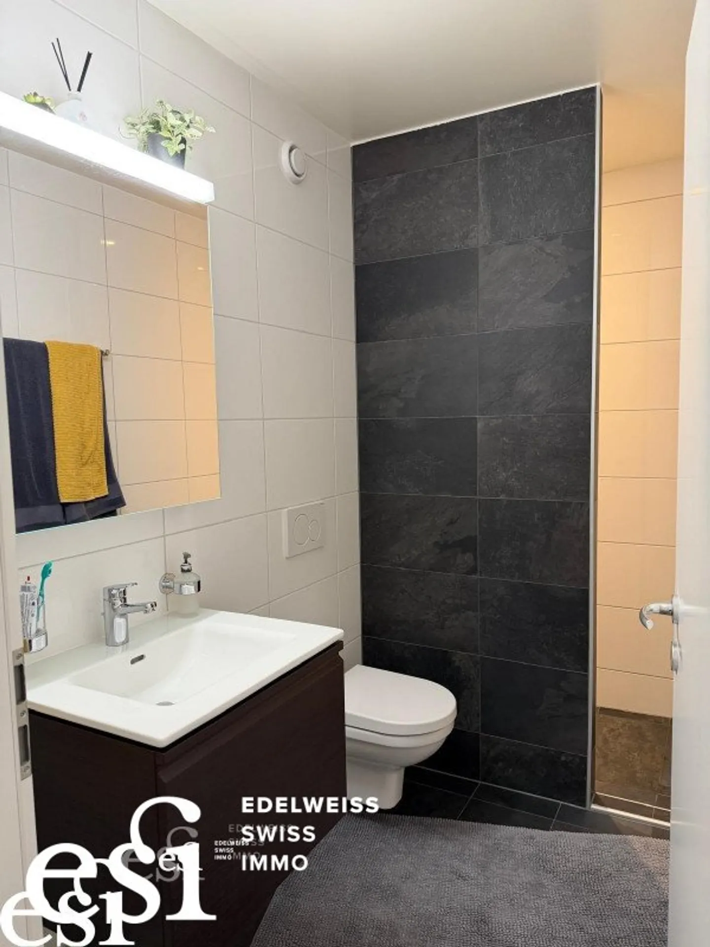 Wunderschöne Minergie-Wohnung mit 4,5 Zimmern und Terrasse-Garten in Collombey - Foto 9 von 10