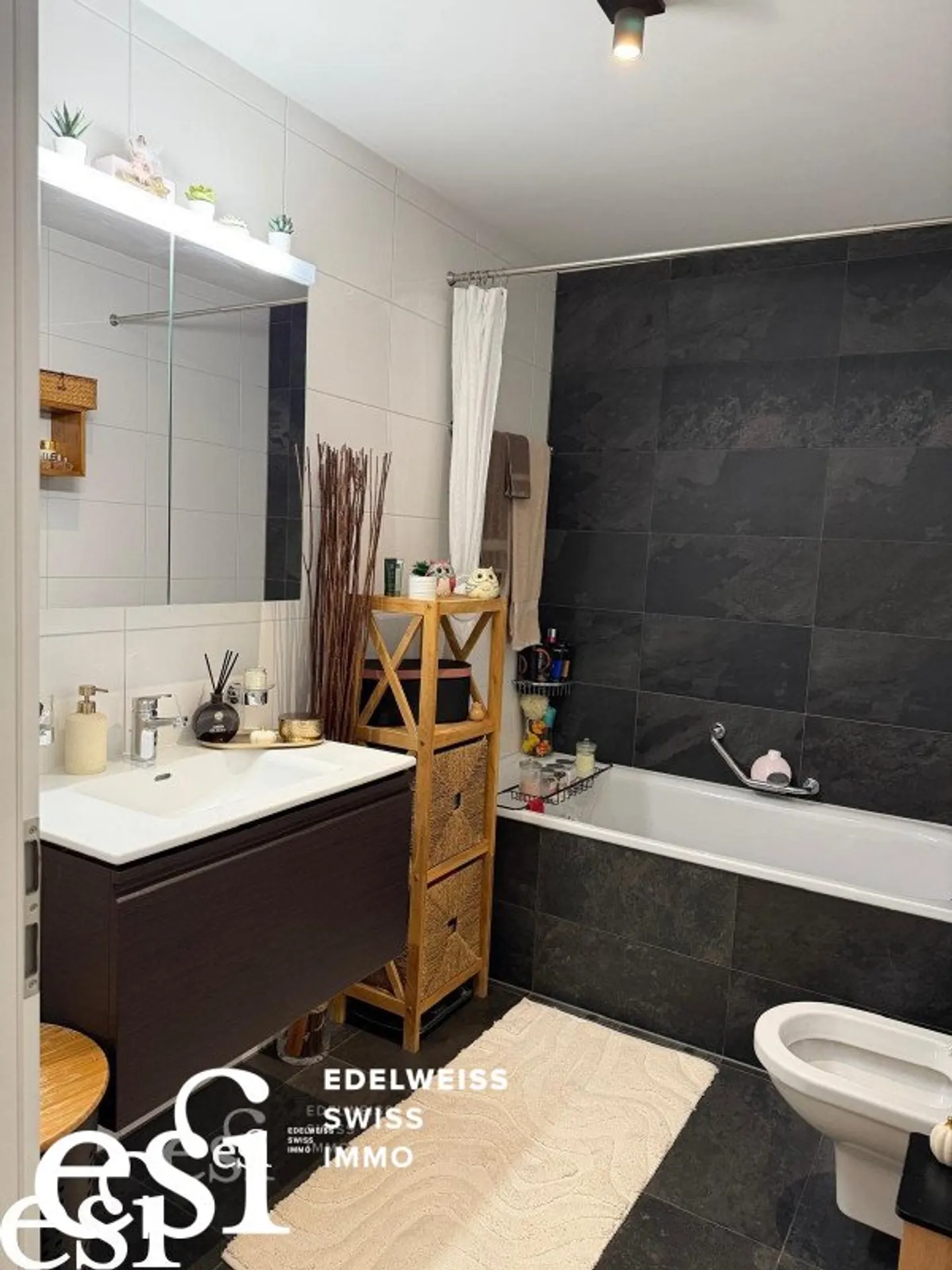 Wunderschöne Minergie-Wohnung mit 4,5 Zimmern und Terrasse-Garten in Collombey - Foto 10 von 10