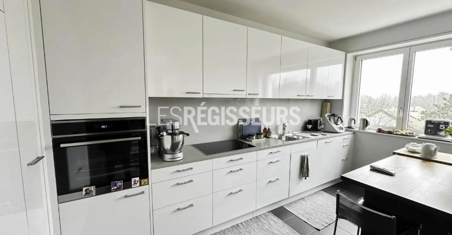 Beautiful 7-room apartment on the 4th floor - Photo 10 of 10