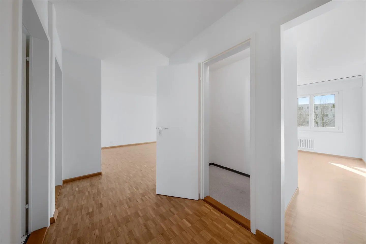 Spacious Apartment in the Green - Photo 5 of 9