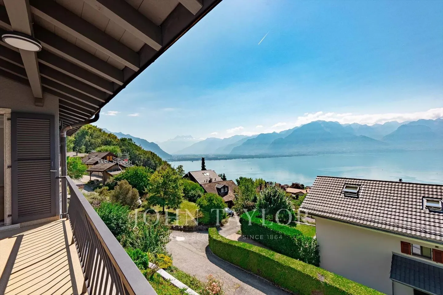 Detached villa with spectacular lake view - Foto 3 von 9