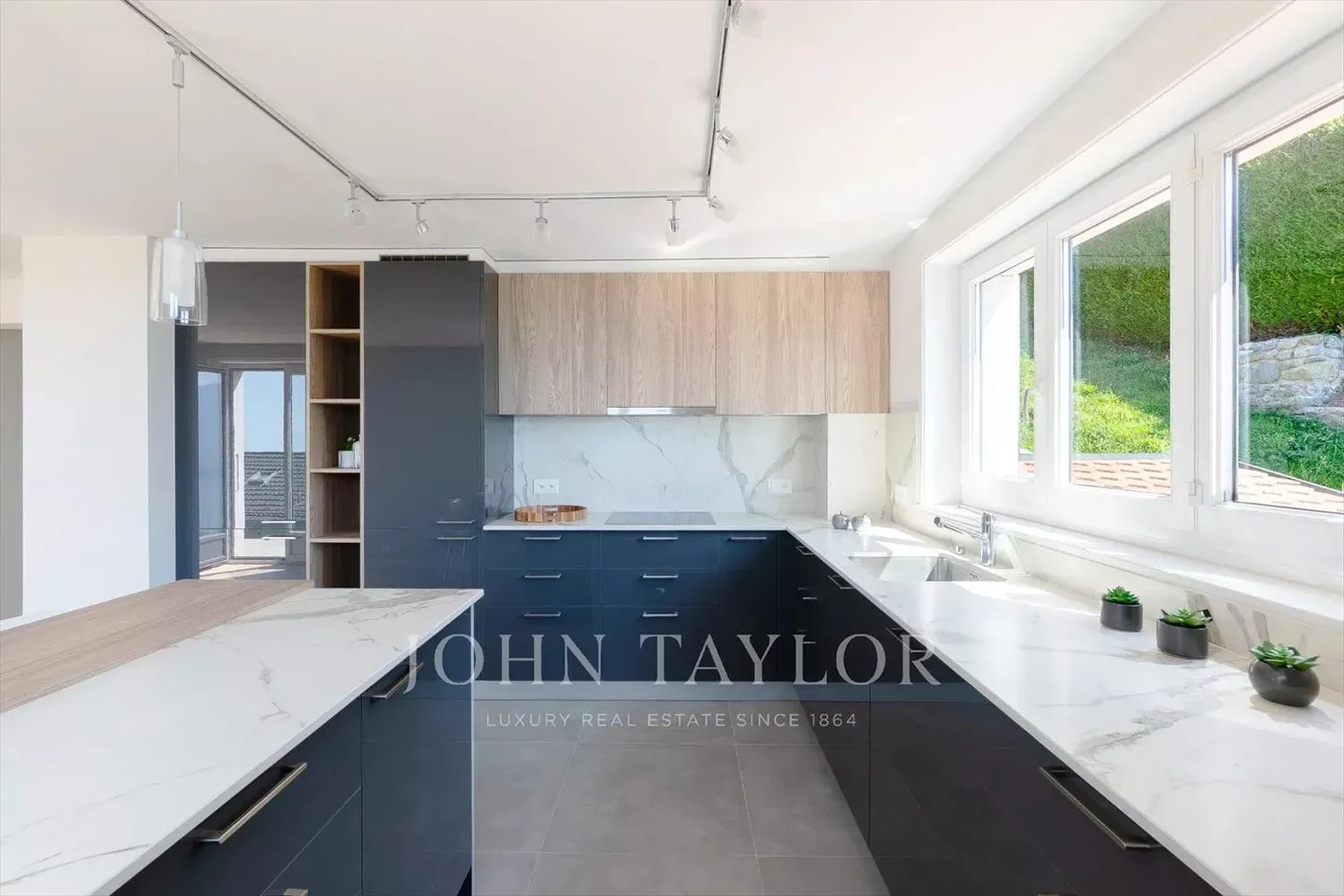 Detached villa with spectacular lake view - Foto 4 von 9