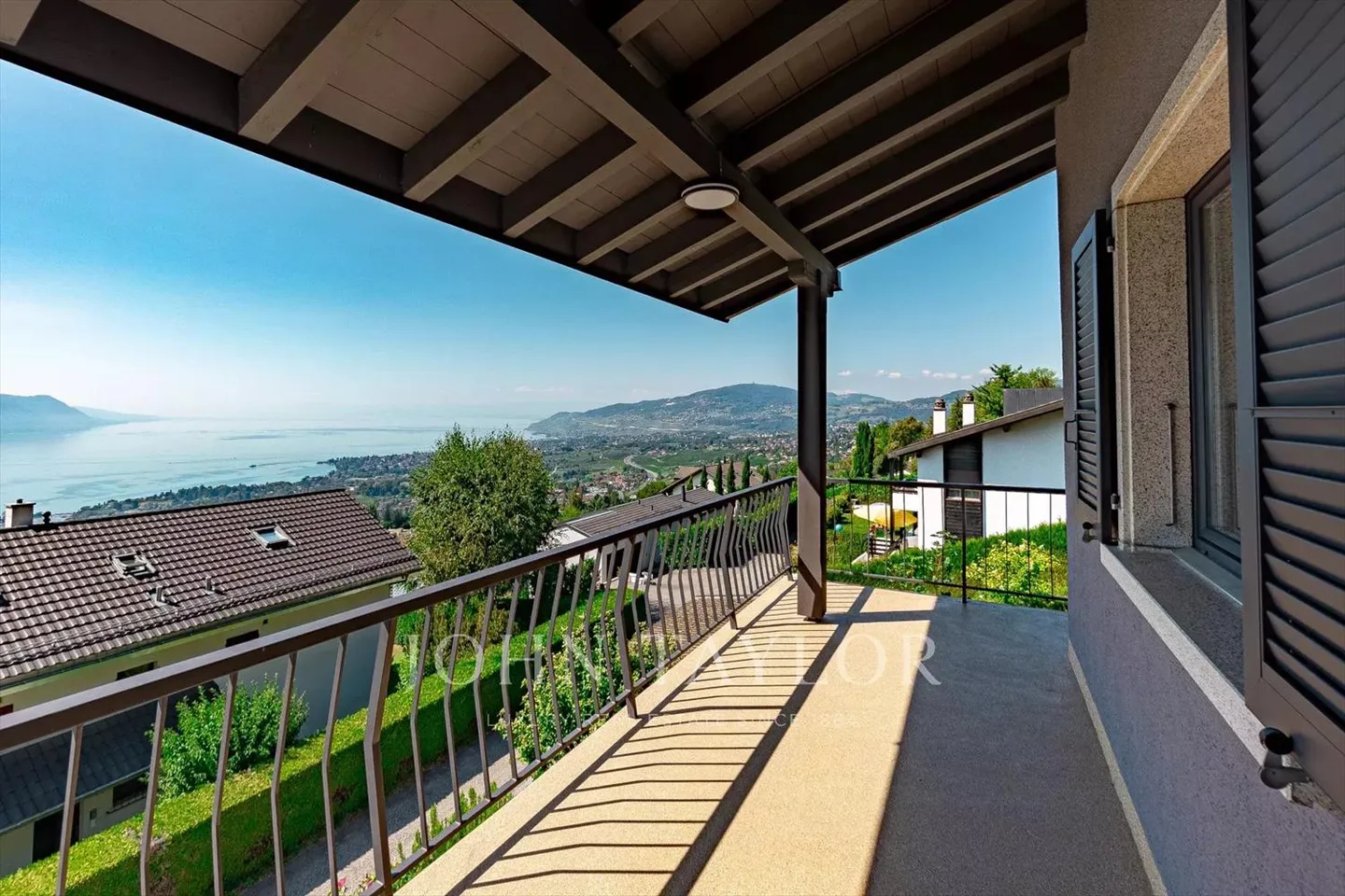 Detached villa with spectacular lake view - Foto 8 von 9