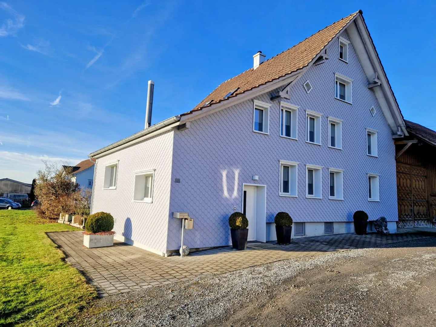 Casa unifamiliare indipendente di 7½ locali al margine del villaggio di Lömmenschwil - Foto 1 di 13