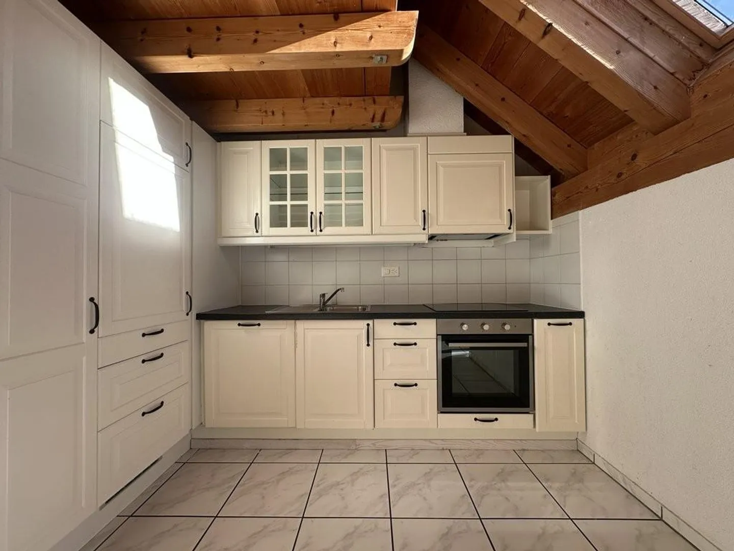 Einzigartige Dachstockwohnung mit Blick ins Grüne - Foto 5 von 12