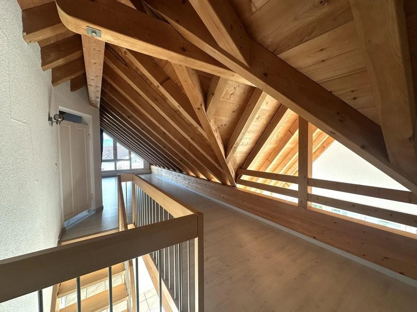 Einzigartige Dachstockwohnung mit Blick ins Grüne - Foto 7 von 12