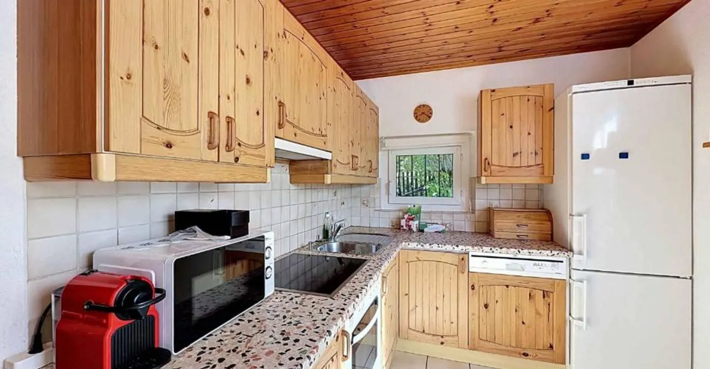 A character house to renovate on the heights of La Chaux-de-Fonds - Photo 5 of 12