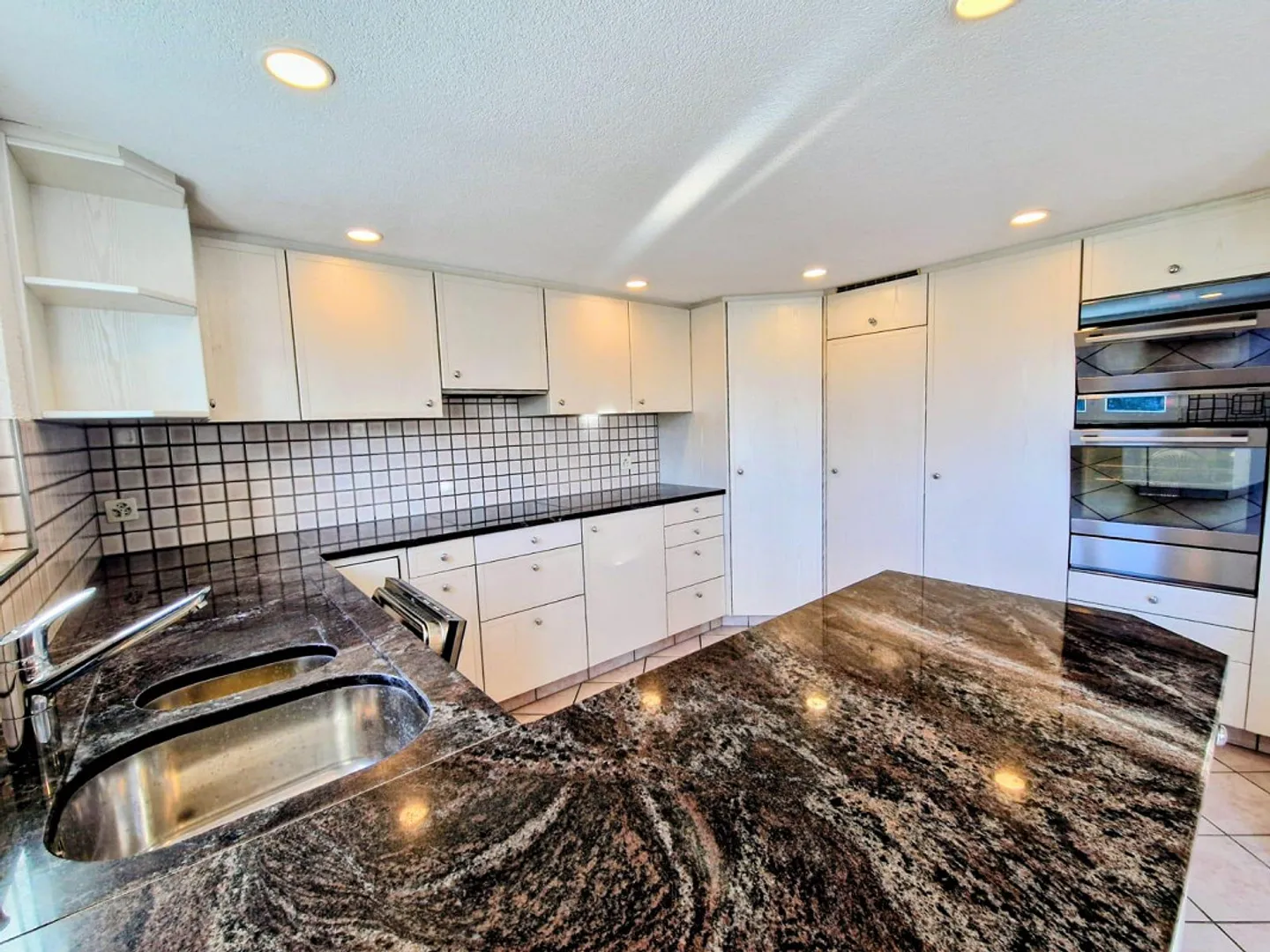 Casa unifamiliare indipendente di 7½ locali al margine del villaggio di Lömmenschwil - Foto 4 di 13