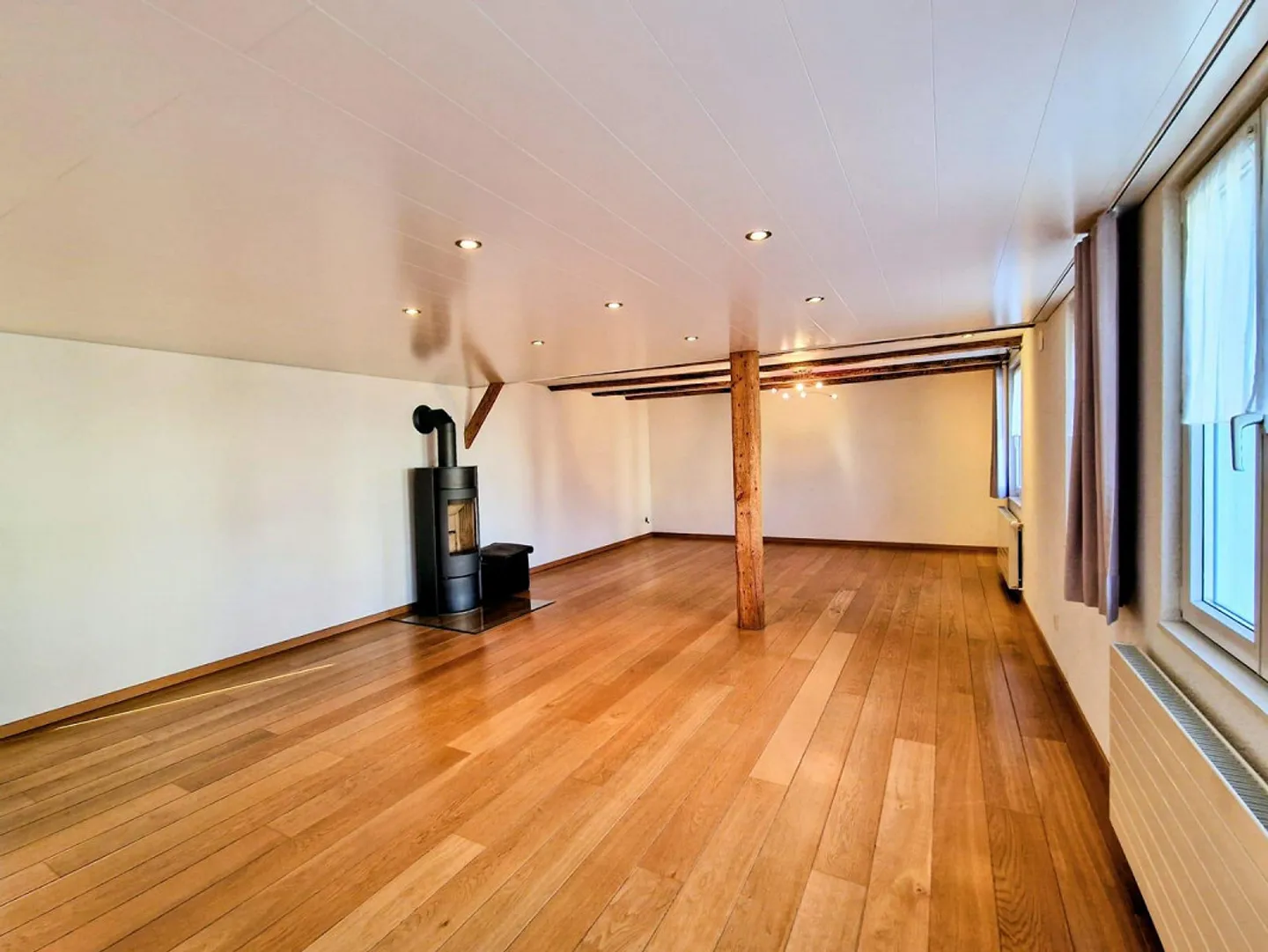 Casa unifamiliare indipendente di 7½ locali al margine del villaggio di Lömmenschwil - Foto 5 di 13