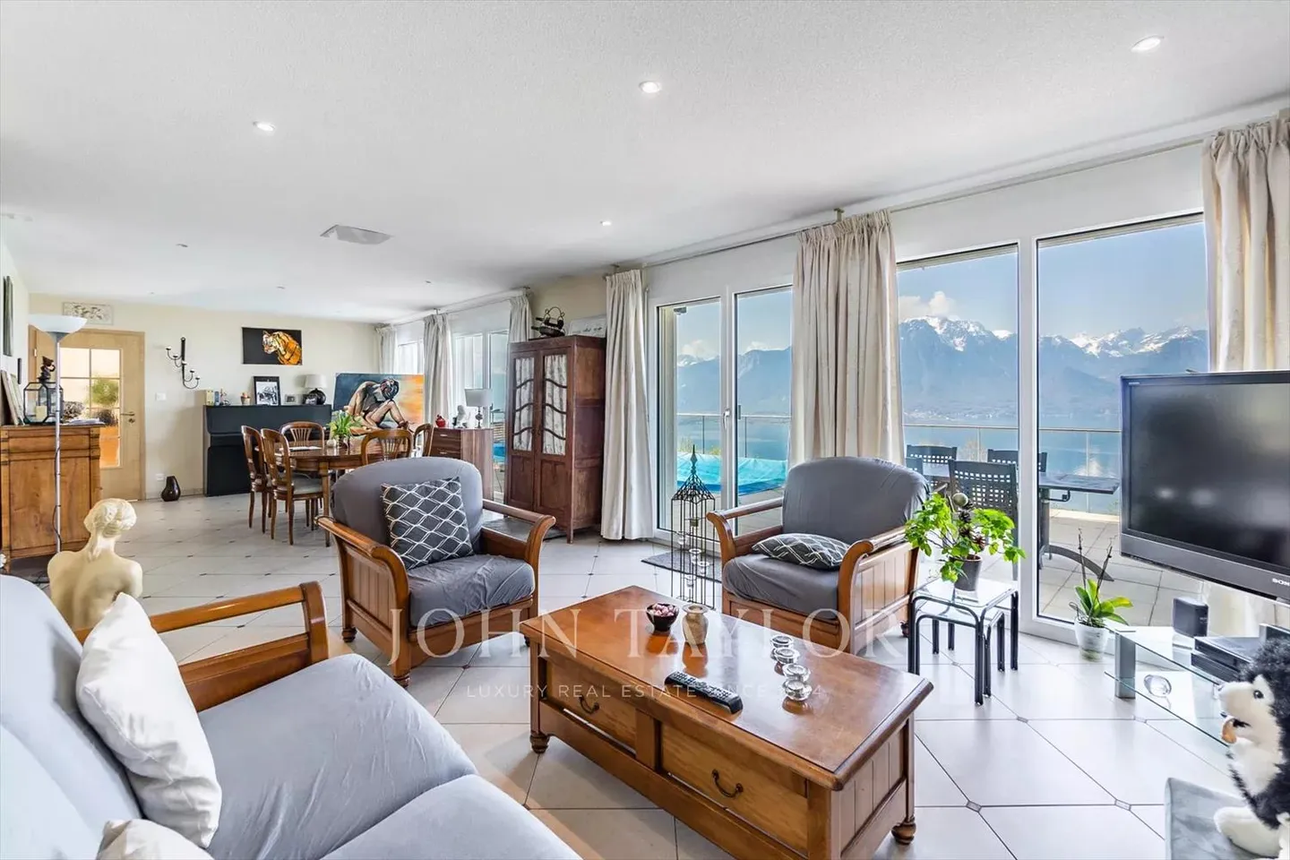 Villa mit Schwimmbad und Panoramablick - Foto 7 von 13