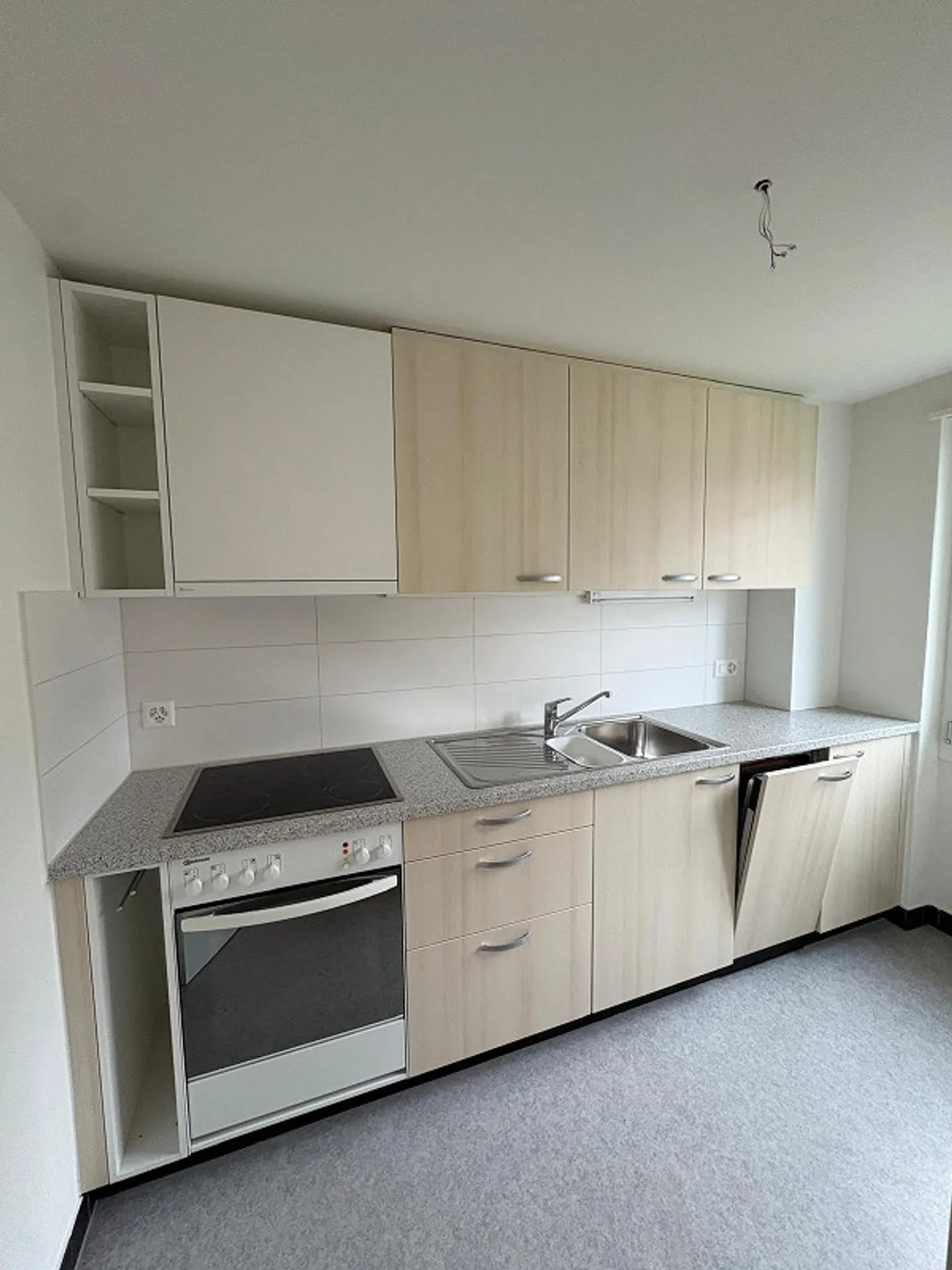 Quiet 4.5-room apartment in the heart of Lyss - Photo 1 of 8