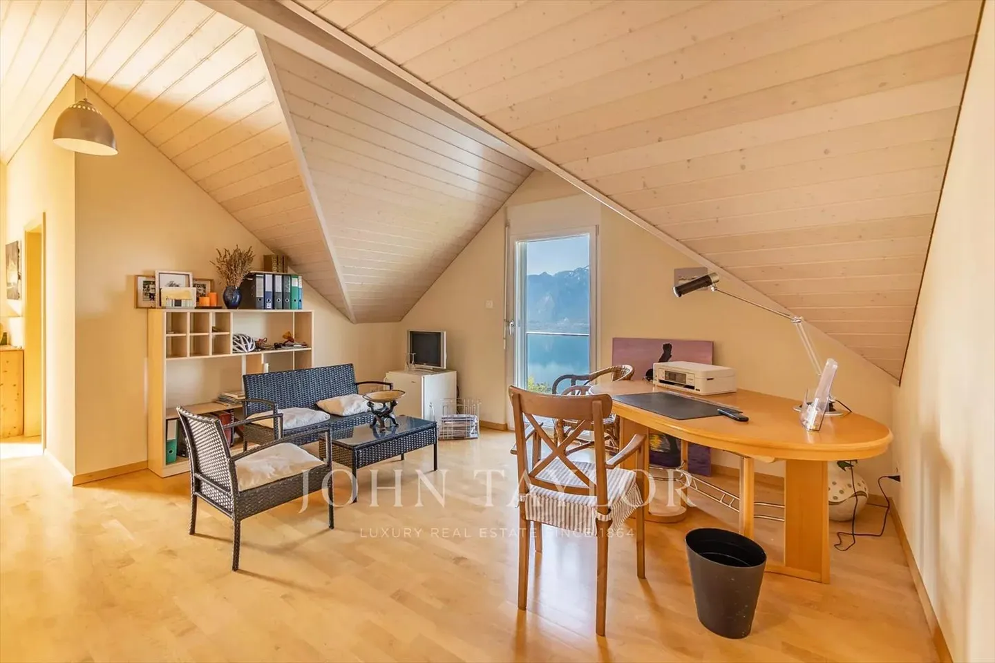 Villa mit Schwimmbad und Panoramablick - Foto 9 von 13