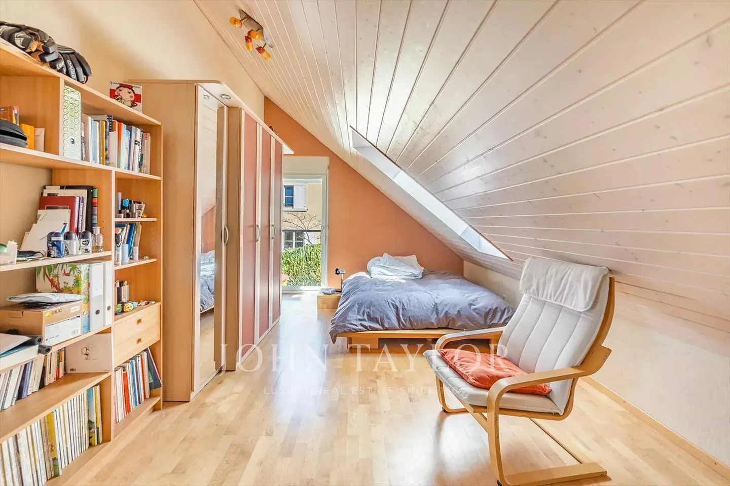 Villa mit Schwimmbad und Panoramablick - Foto 12 von 13