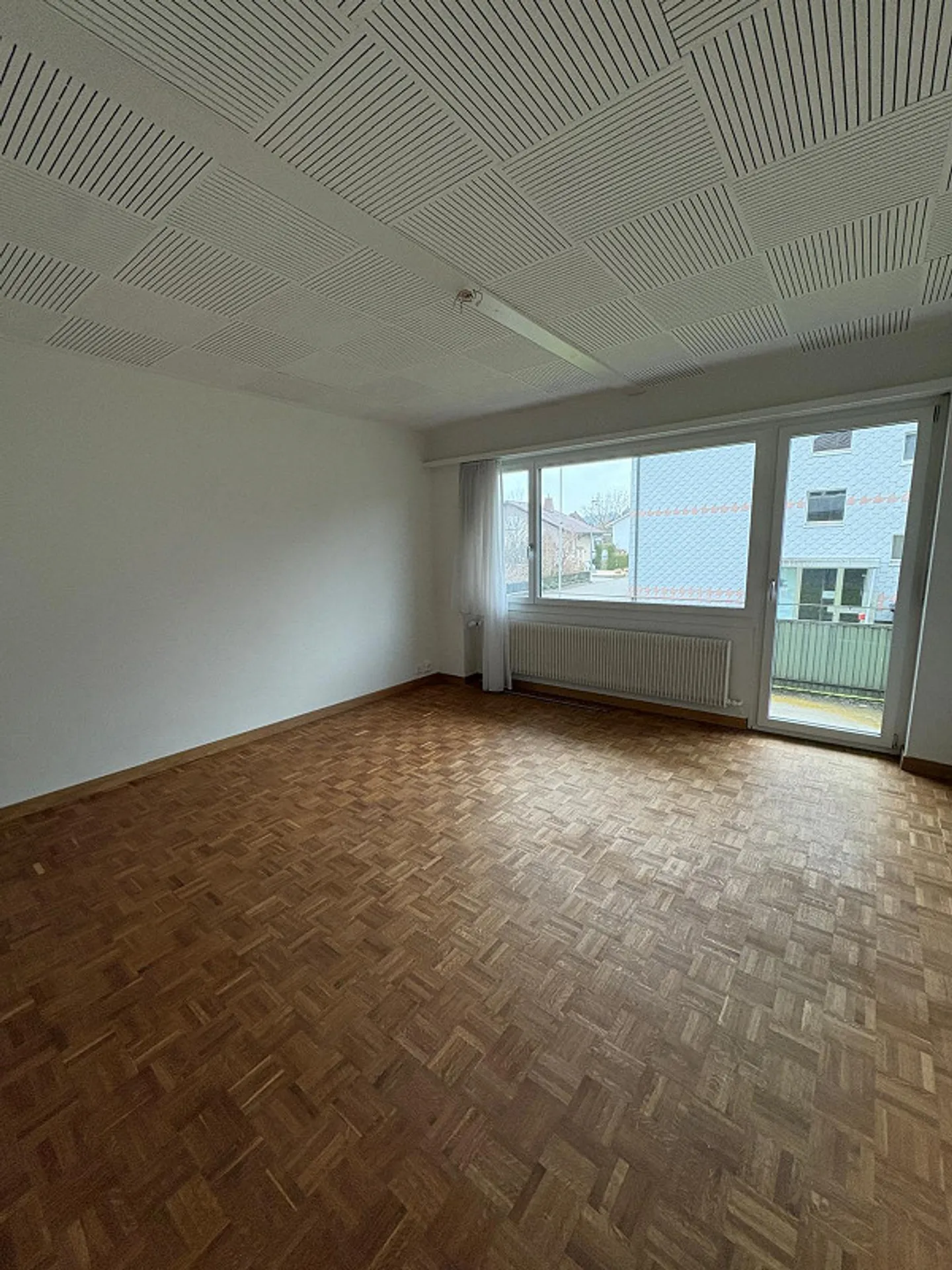 Quiet 4.5-room apartment in the heart of Lyss - Photo 3 of 8