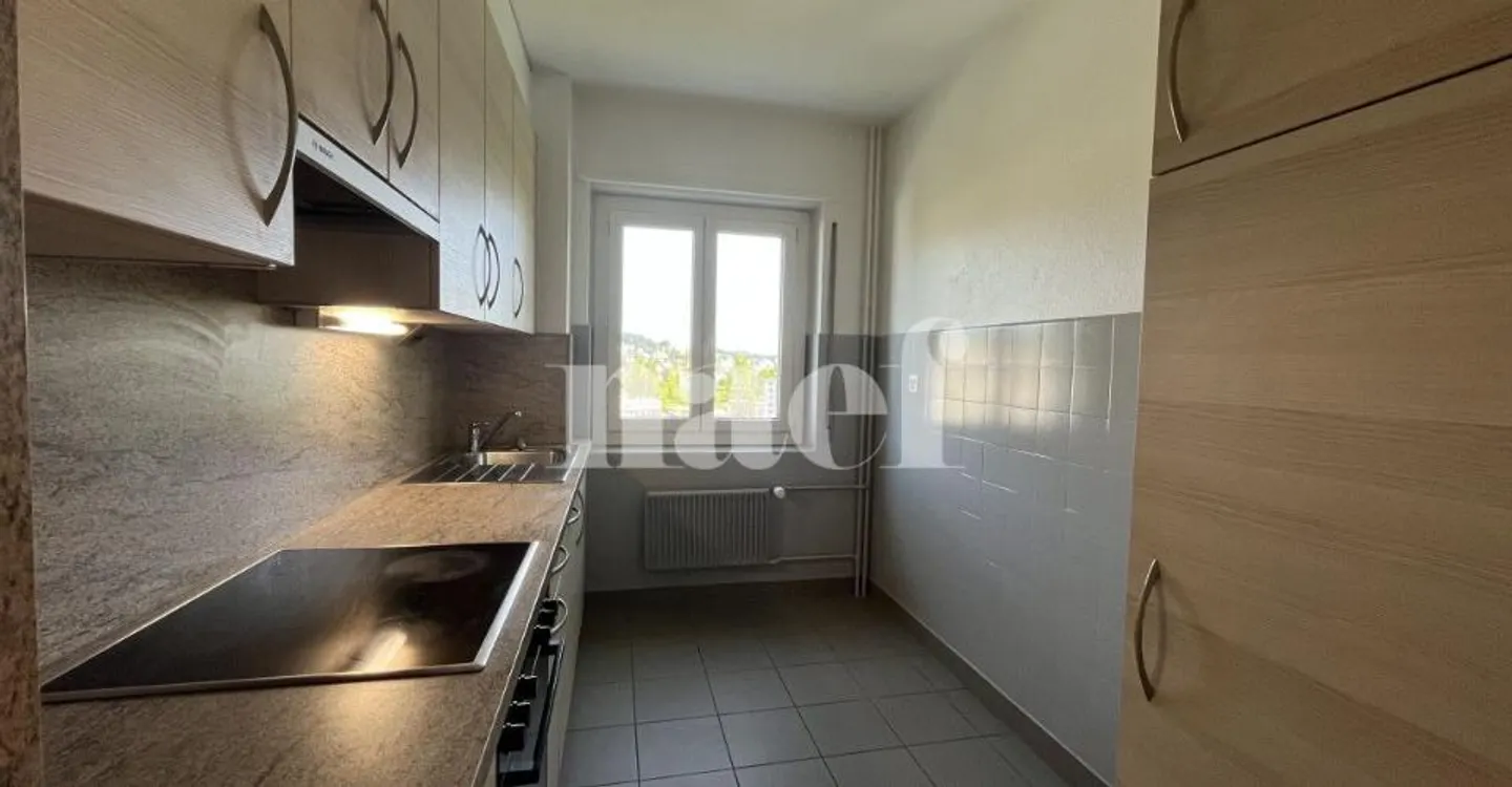 Magnificent 3-room apartment on the 2nd floor - Photo 3 of 9