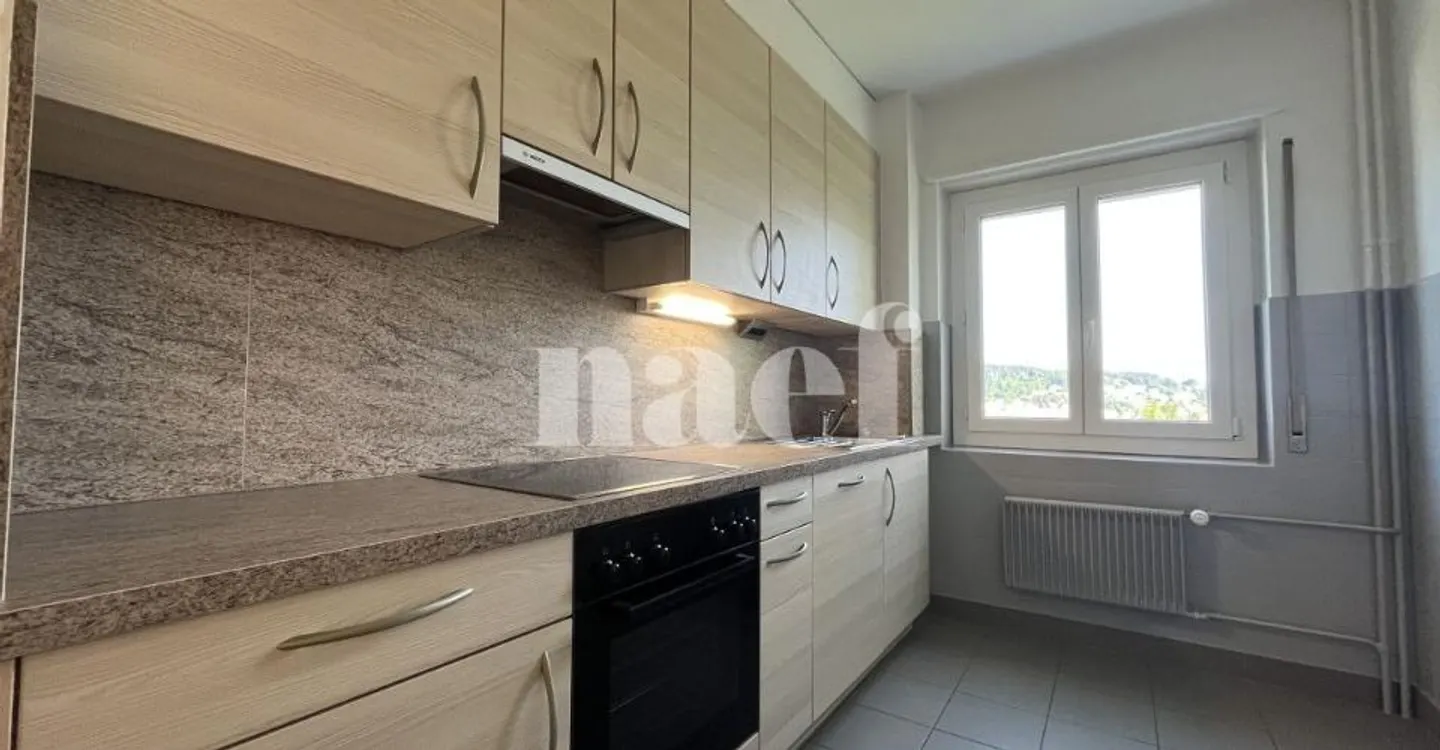 Magnificent 3-room apartment on the 2nd floor - Photo 4 of 9