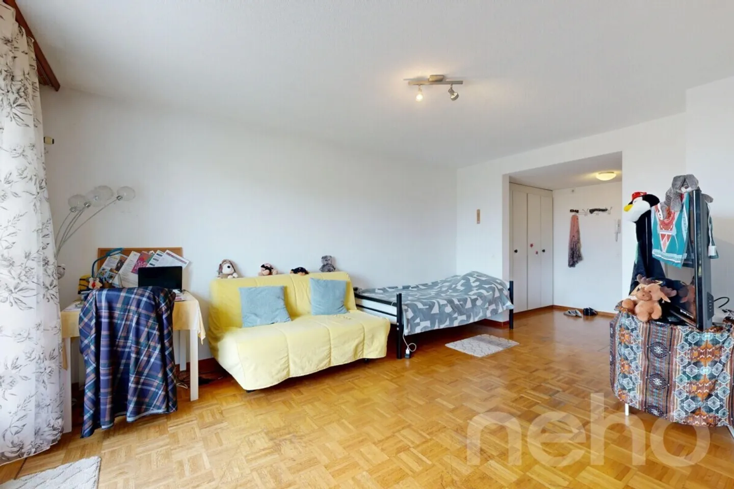 Bright 41 m² in Vernier, perfect balance between calm and city - Photo 3 of 10