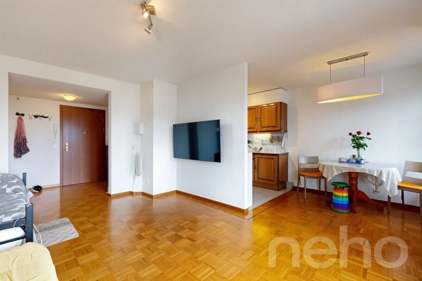 Bright 41 m² in Vernier, perfect balance between calm and city - Photo 5 of 10