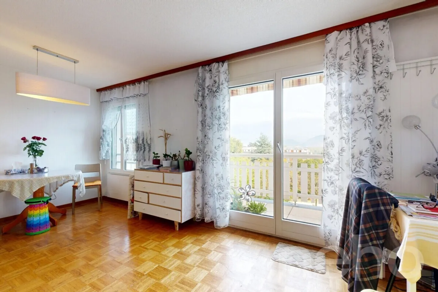 Bright 41 m² in Vernier, perfect balance between calm and city - Photo 8 of 10