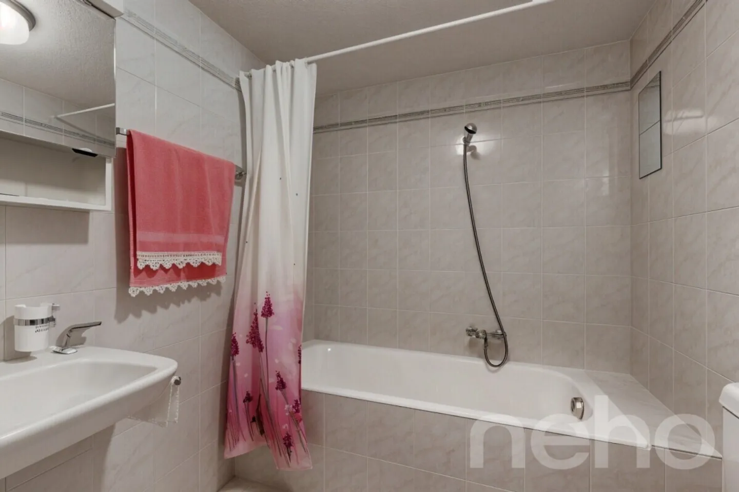 Bright 41 m² in Vernier, perfect balance between calm and city - Photo 9 of 10