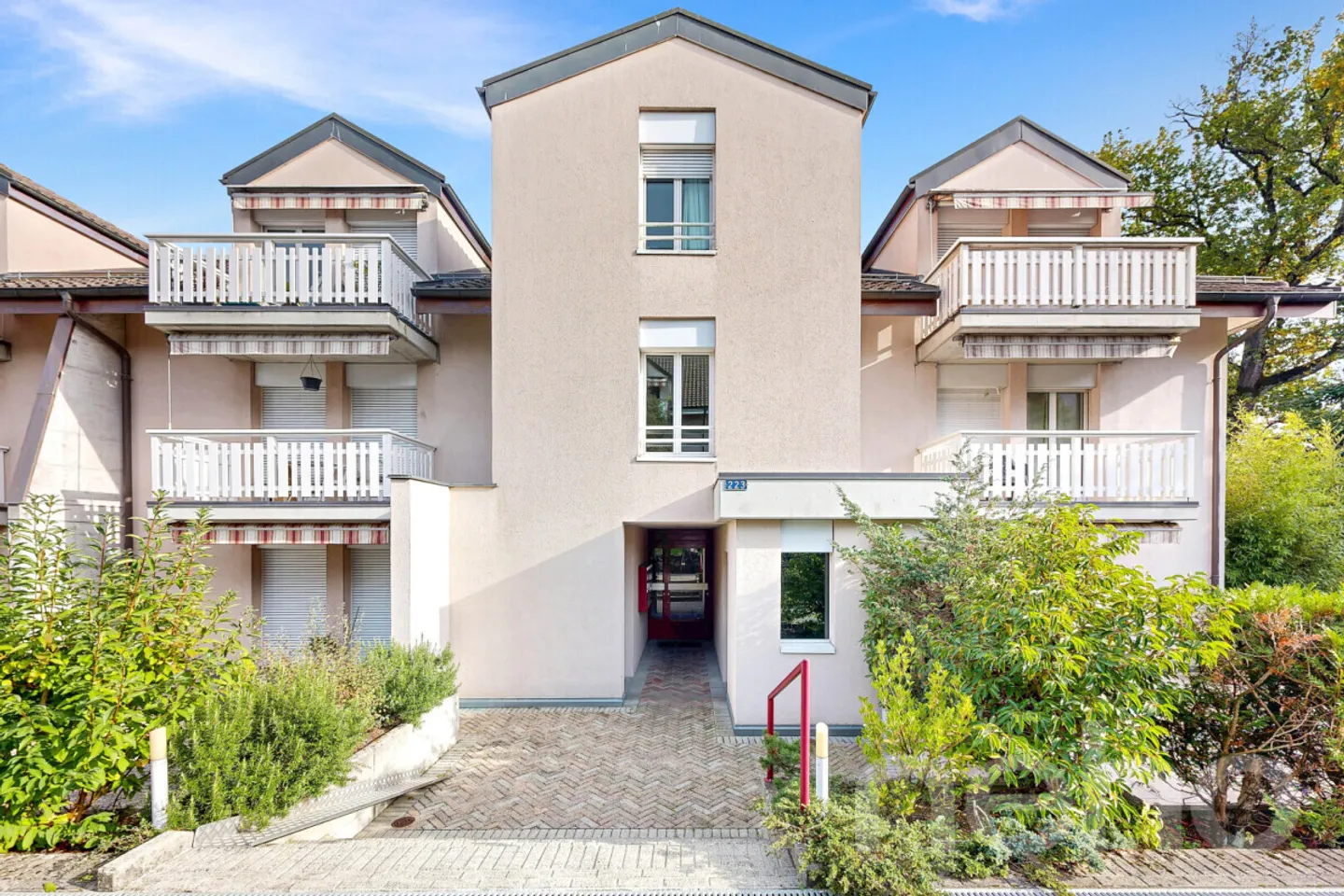 Bright 41 m² in Vernier, perfect balance between calm and city - Photo 10 of 10