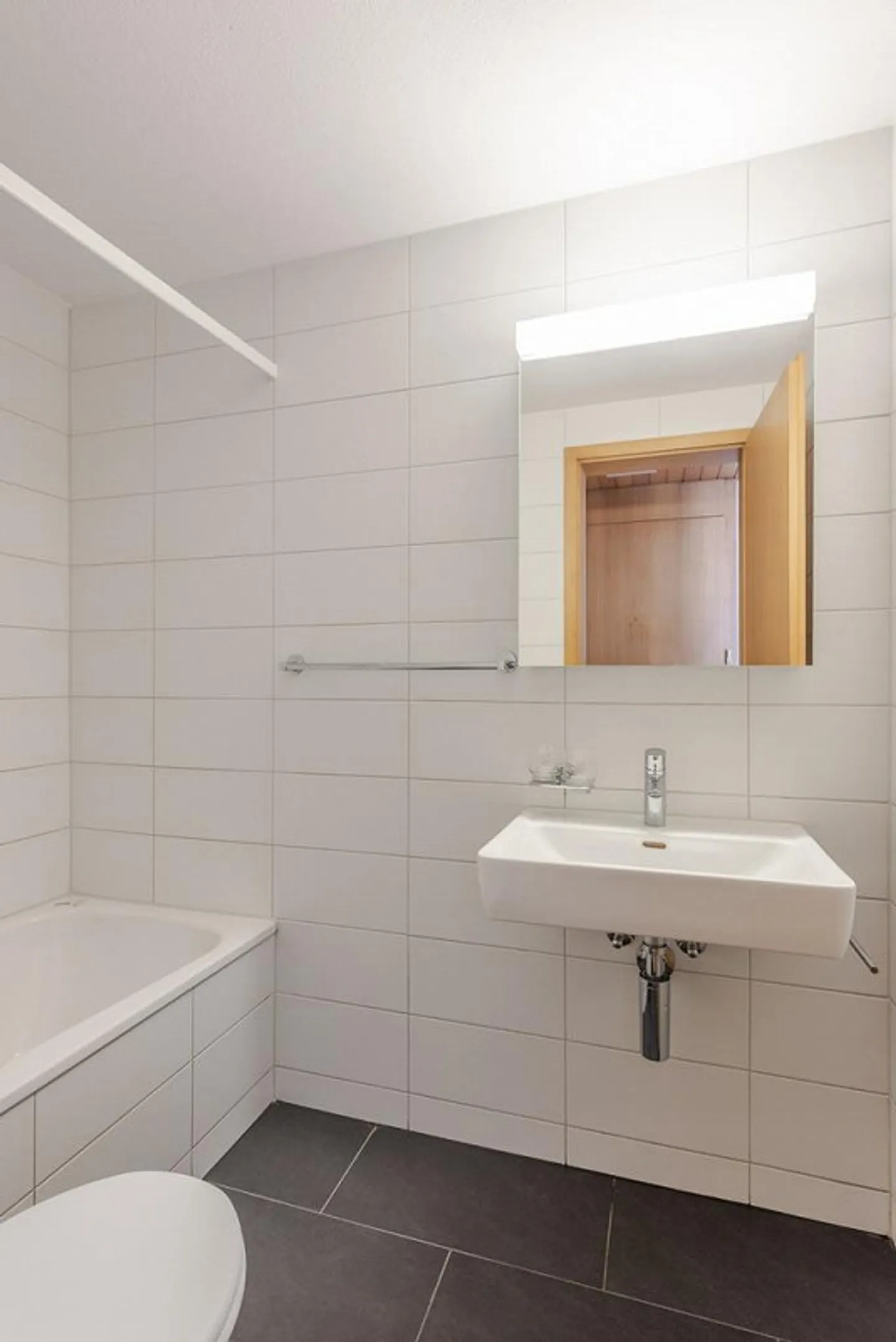 RENT WITHOUT DEPOSIT - Looking for a central home? - Photo 3 of 7