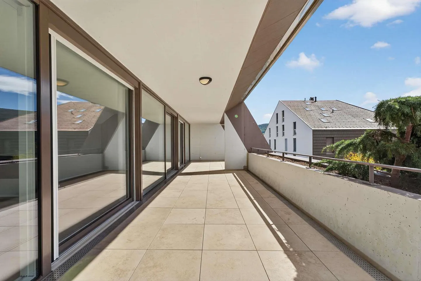 Appartement en duplex moderne et lumineux de 6,5 pièces avec une grande terrasse de 36,2 m² - Photo 14 sur 25