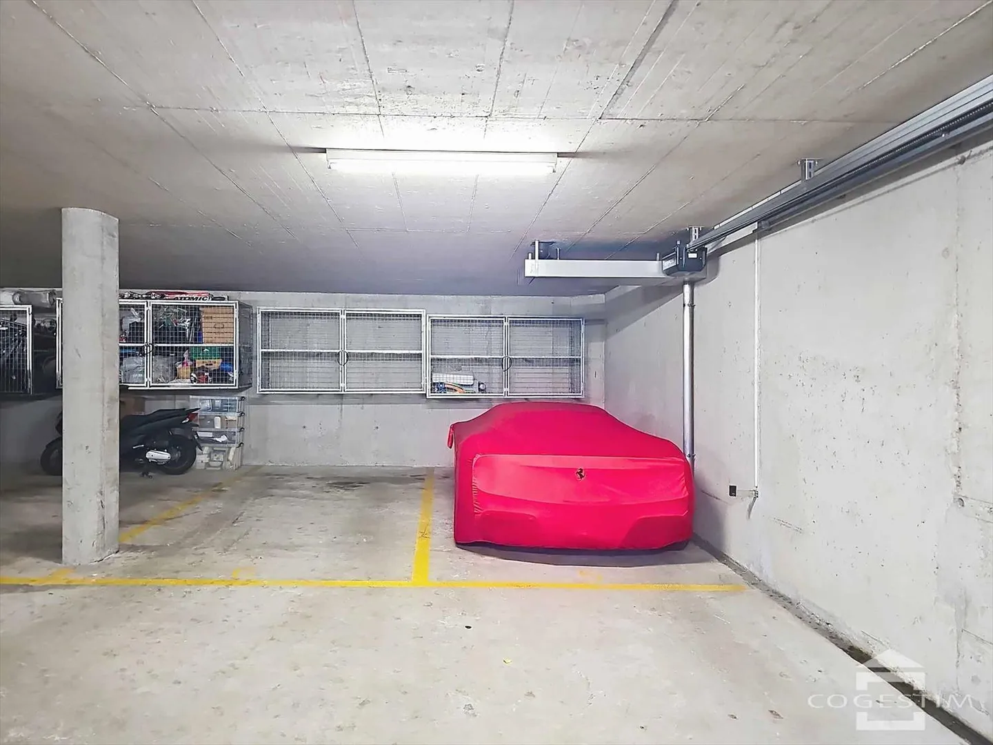 Place de Parking Intérieure - Photo 3 sur 4