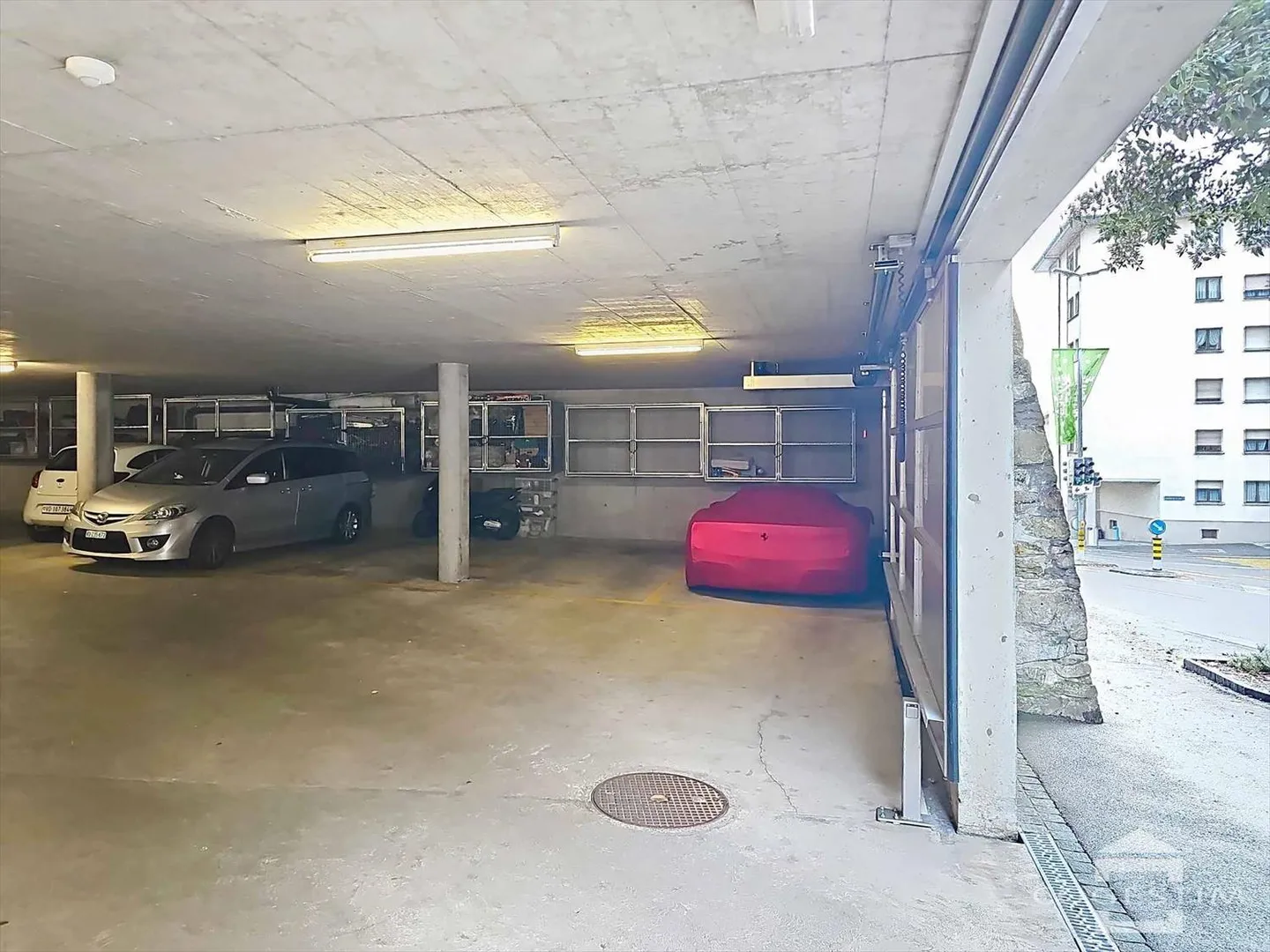 Place de Parking Intérieure - Photo 4 sur 4