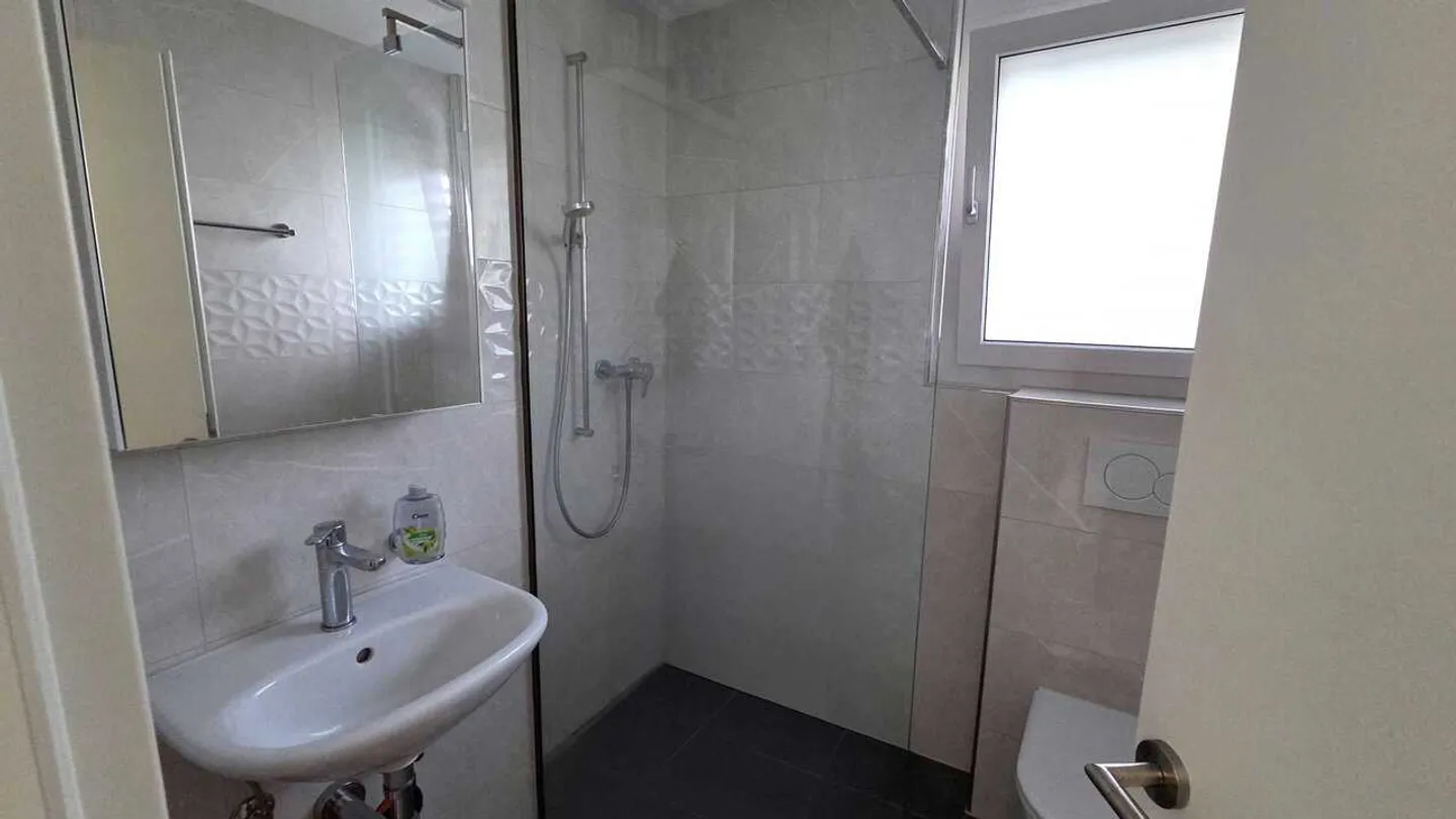 MFH en excellent état avec 6 unités et un rendement de 4,84 % - Photo 10 sur 12