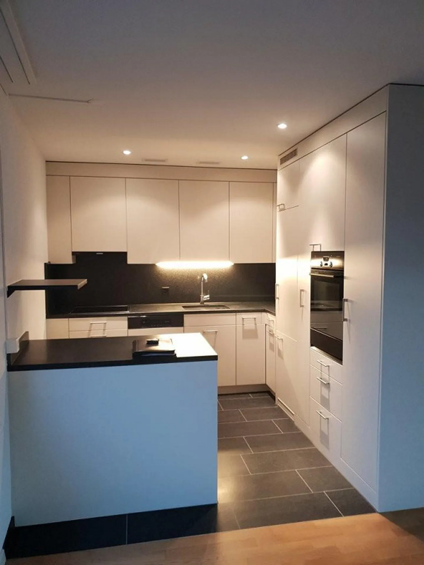Extension moderne dans un emplacement central! - Photo 2 sur 7