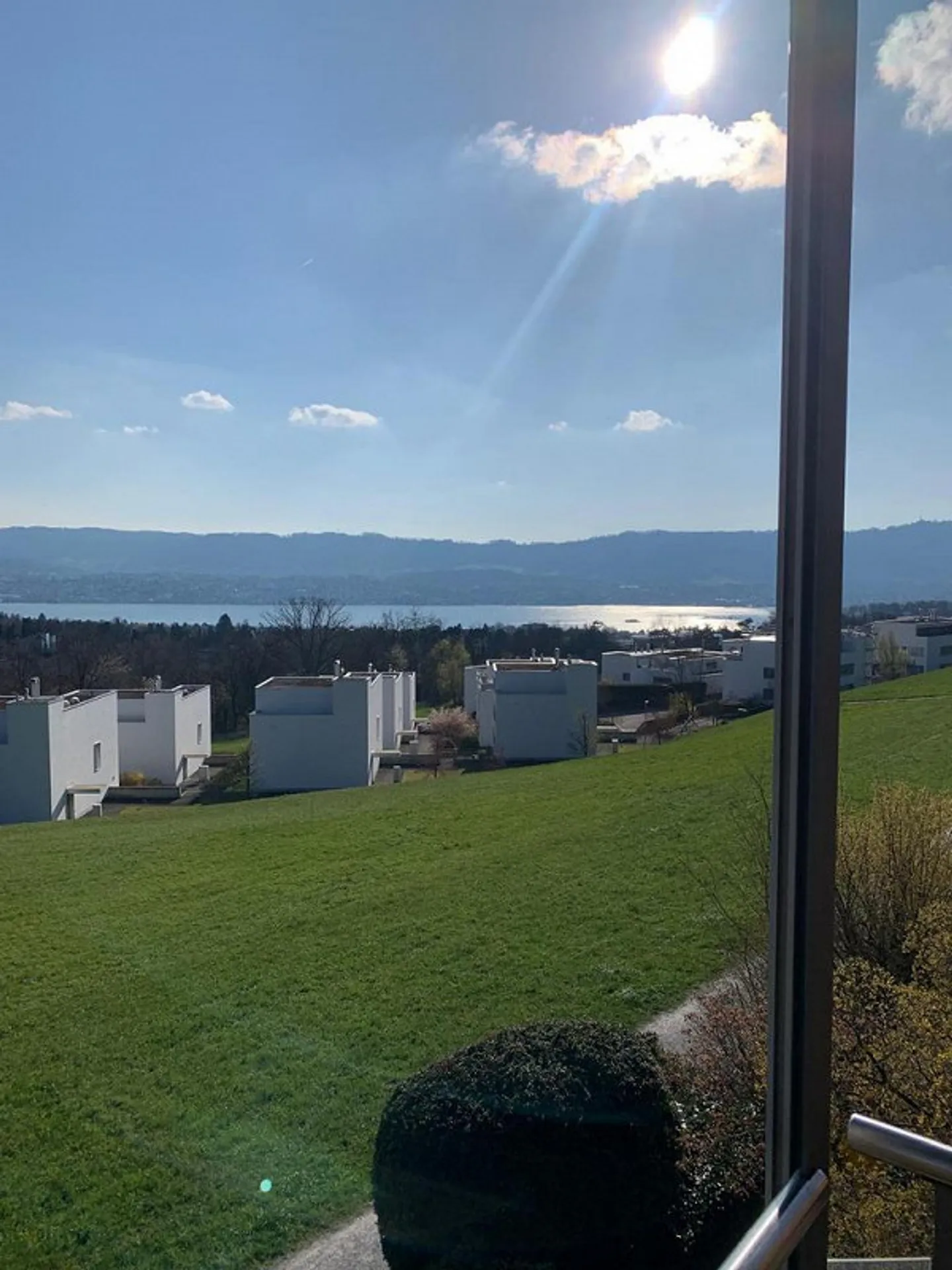 Quartier résidentiel calme avec vue sur la verdure - Photo 9 sur 10