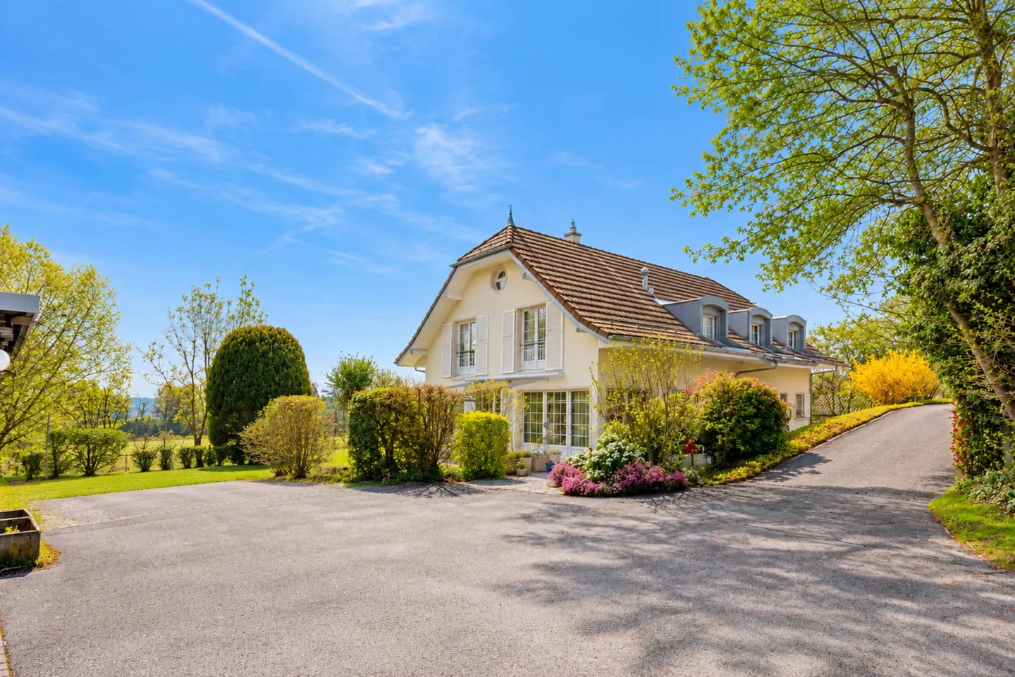 Villa Élégante avec Vue Alpestre - Photo 1 sur 11