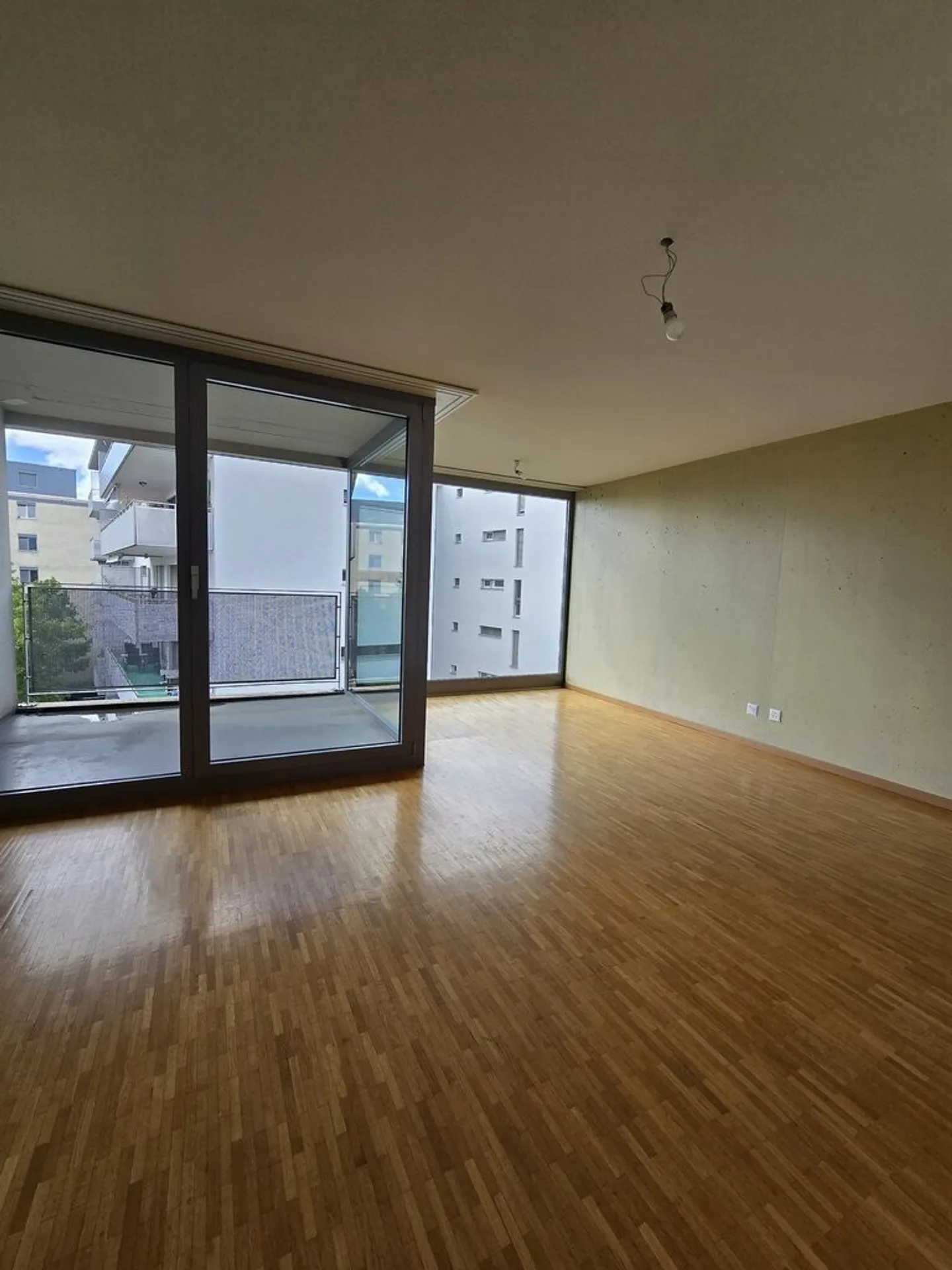saisir ! Magnifique logement à deux pas du métro M1 ! - Photo 2 sur 9