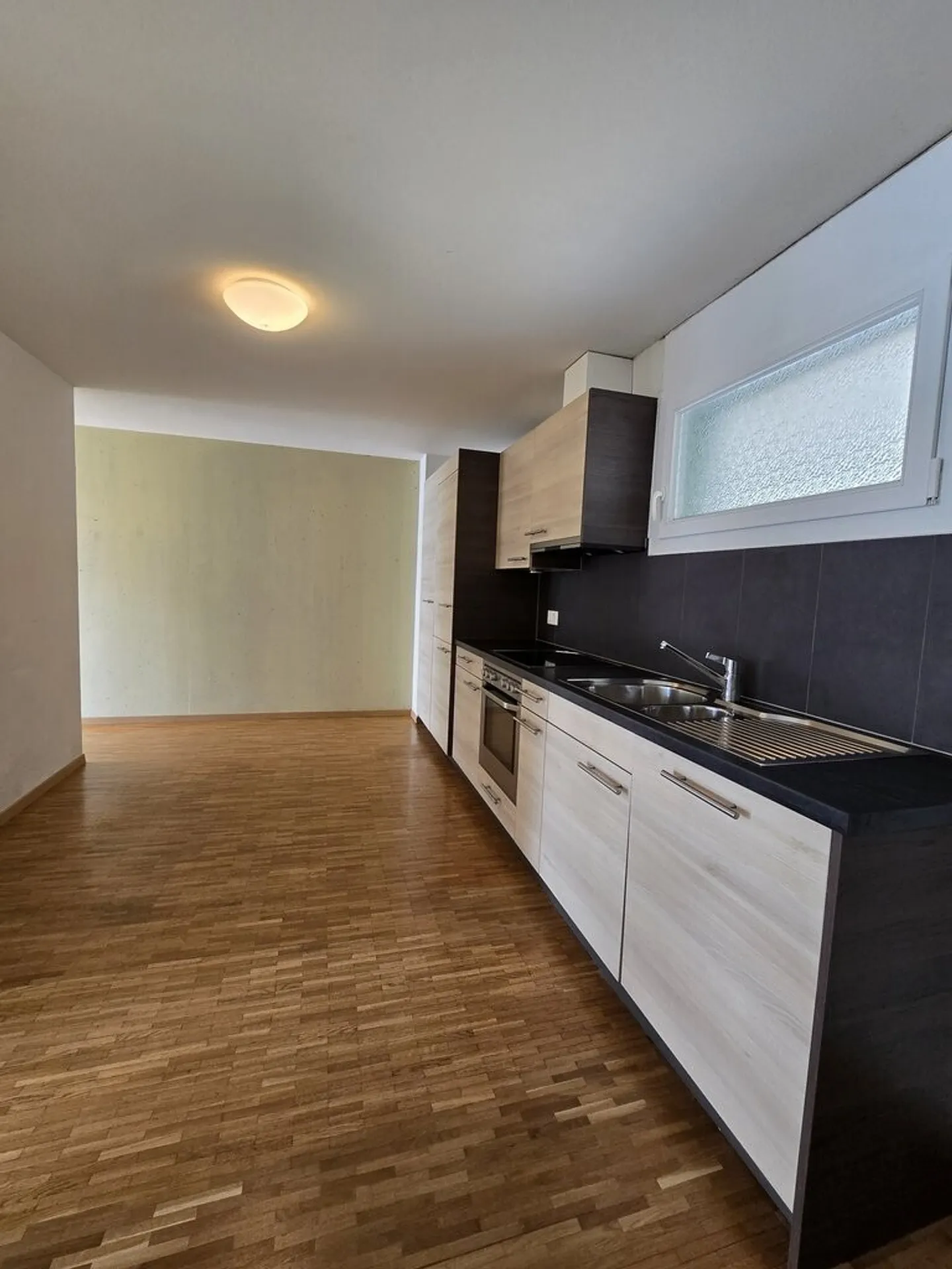 saisir ! Magnifique logement à deux pas du métro M1 ! - Photo 3 sur 9