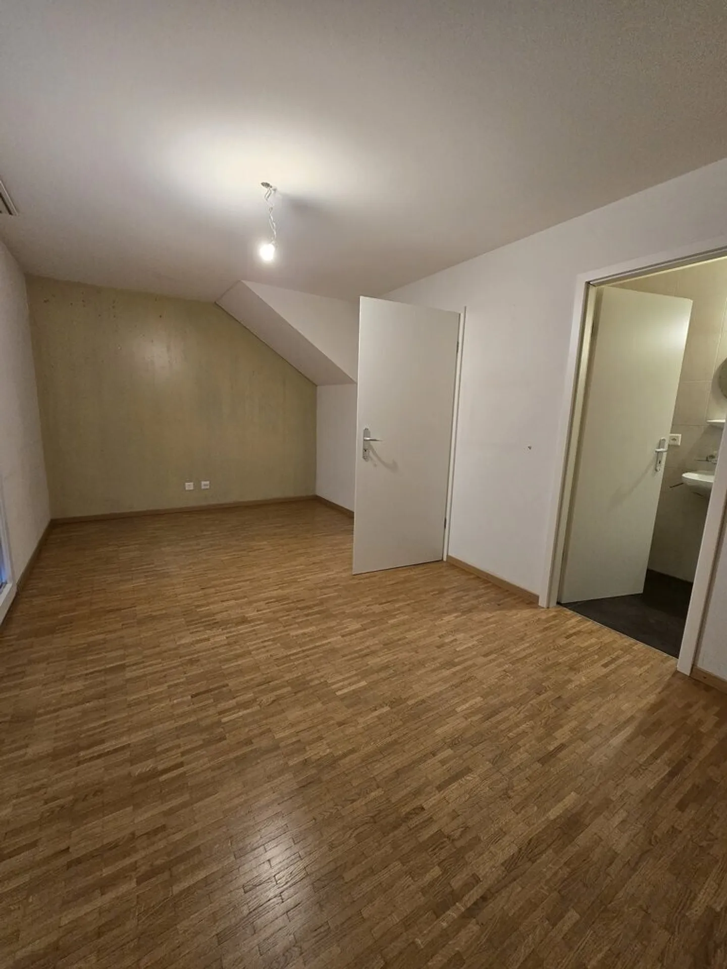 saisir ! Magnifique logement à deux pas du métro M1 ! - Photo 6 sur 9