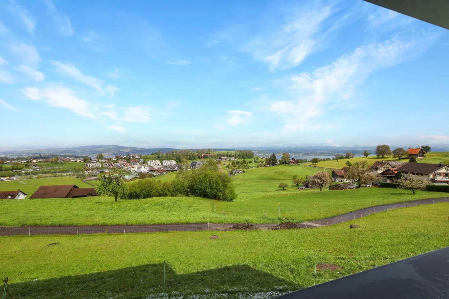 Ruhige Lage mit toller Aussicht - Foto 1 von 4