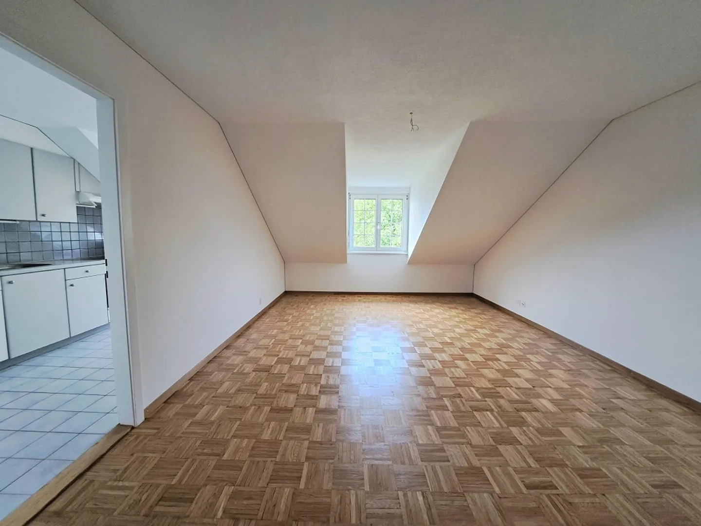 Charmant Appartement Mansardé - Photo 5 sur 10