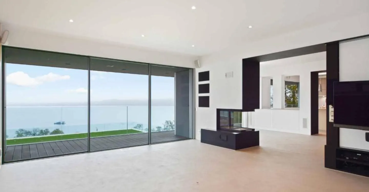 Luxury Home with Lake View - Photo 4 of 11