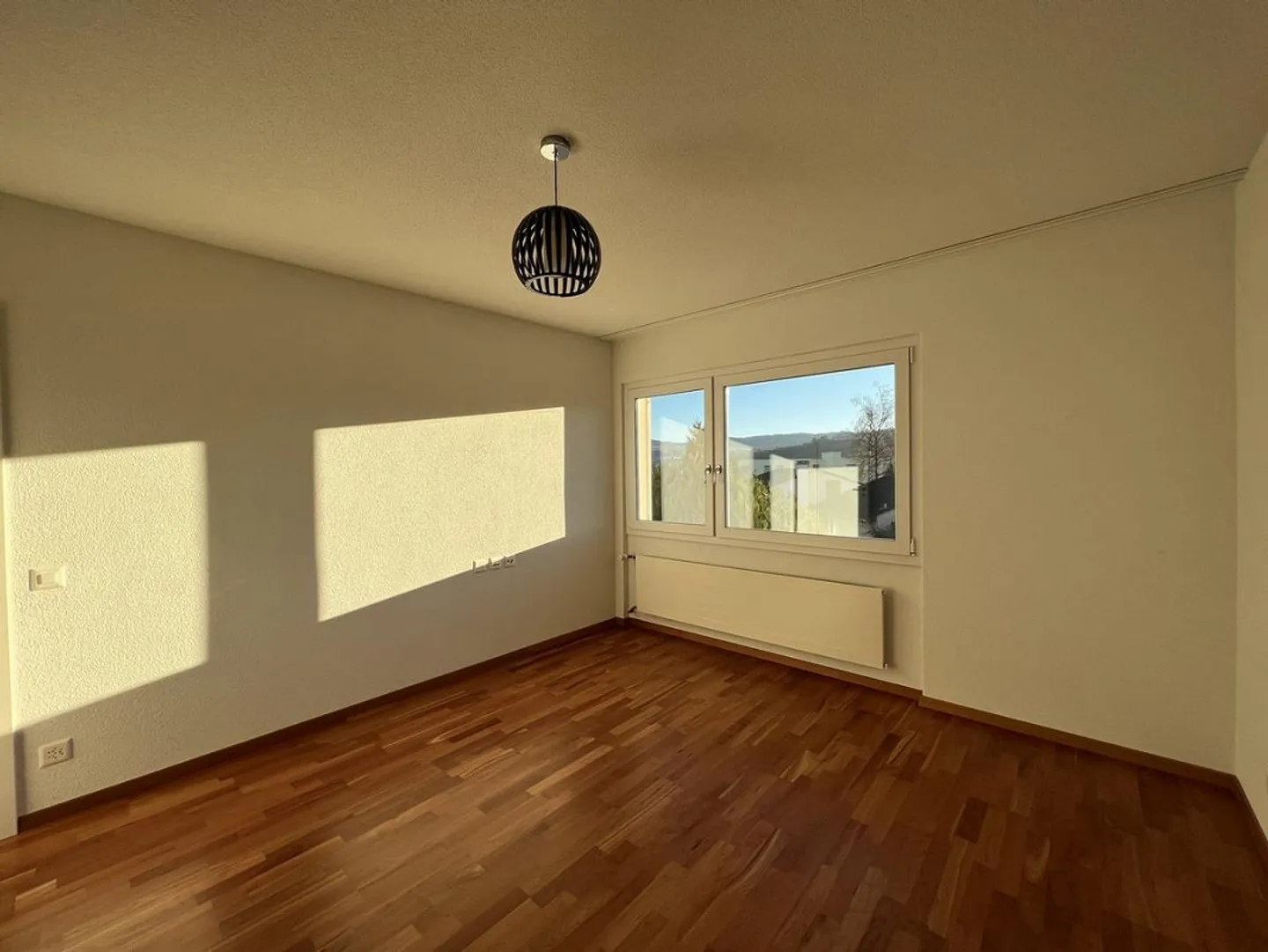 MAISON INDIVIDUELLE BAIGNÉE DE LUMIÈRE AVEC JARDIN D'HIVER EXCLUSIF - Photo 4 sur 5