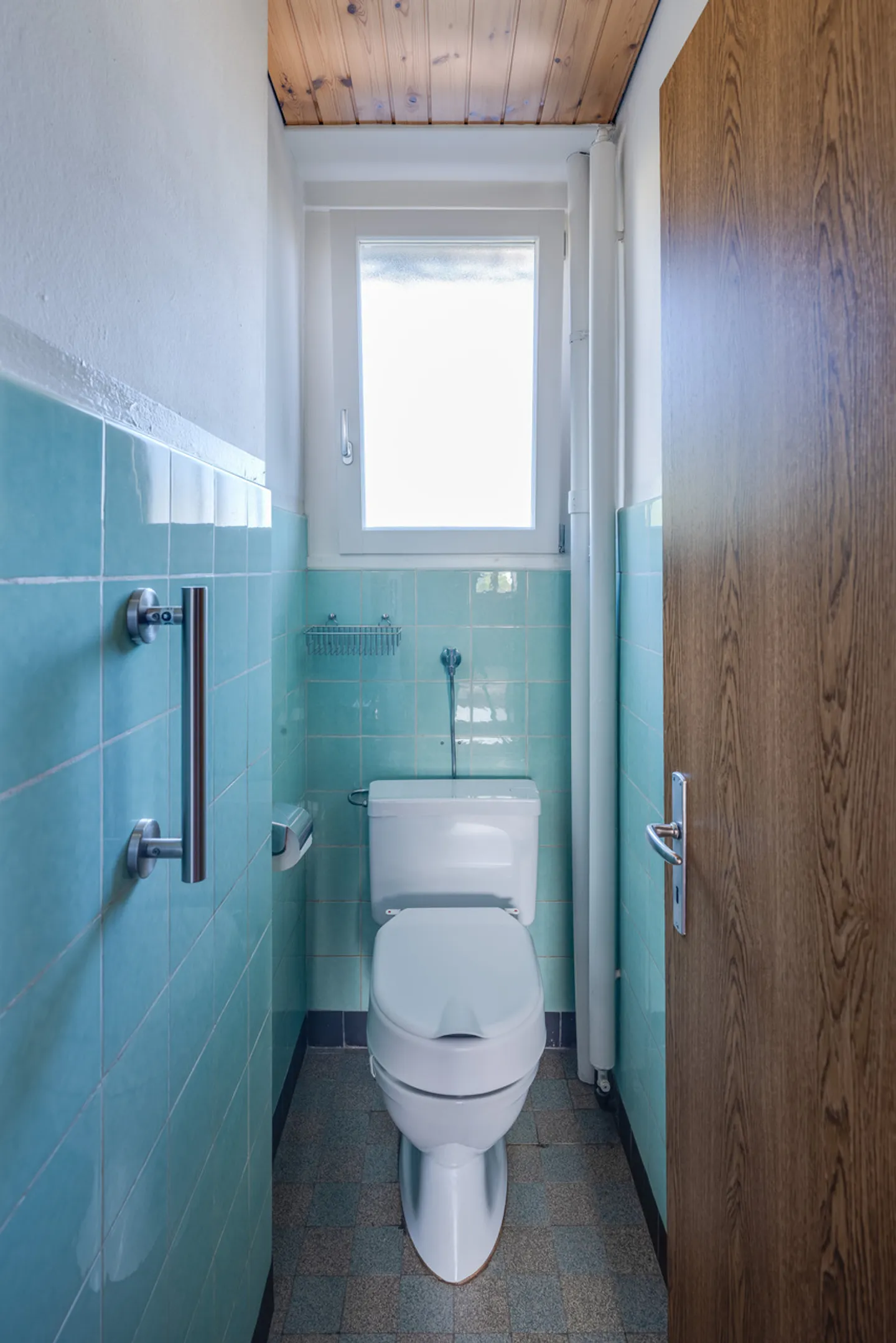Charmante maison individuelle de 6,5 pièces avec un espace généreux et un jardin bien entretenu - Photo 11 sur 21