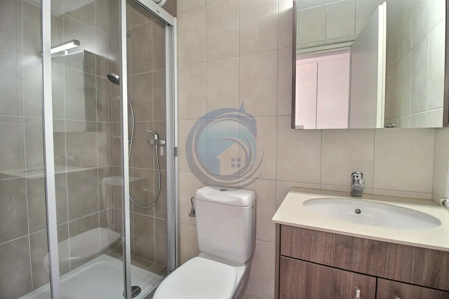 Appartement spacieux avec balcon - Photo 10 sur 13