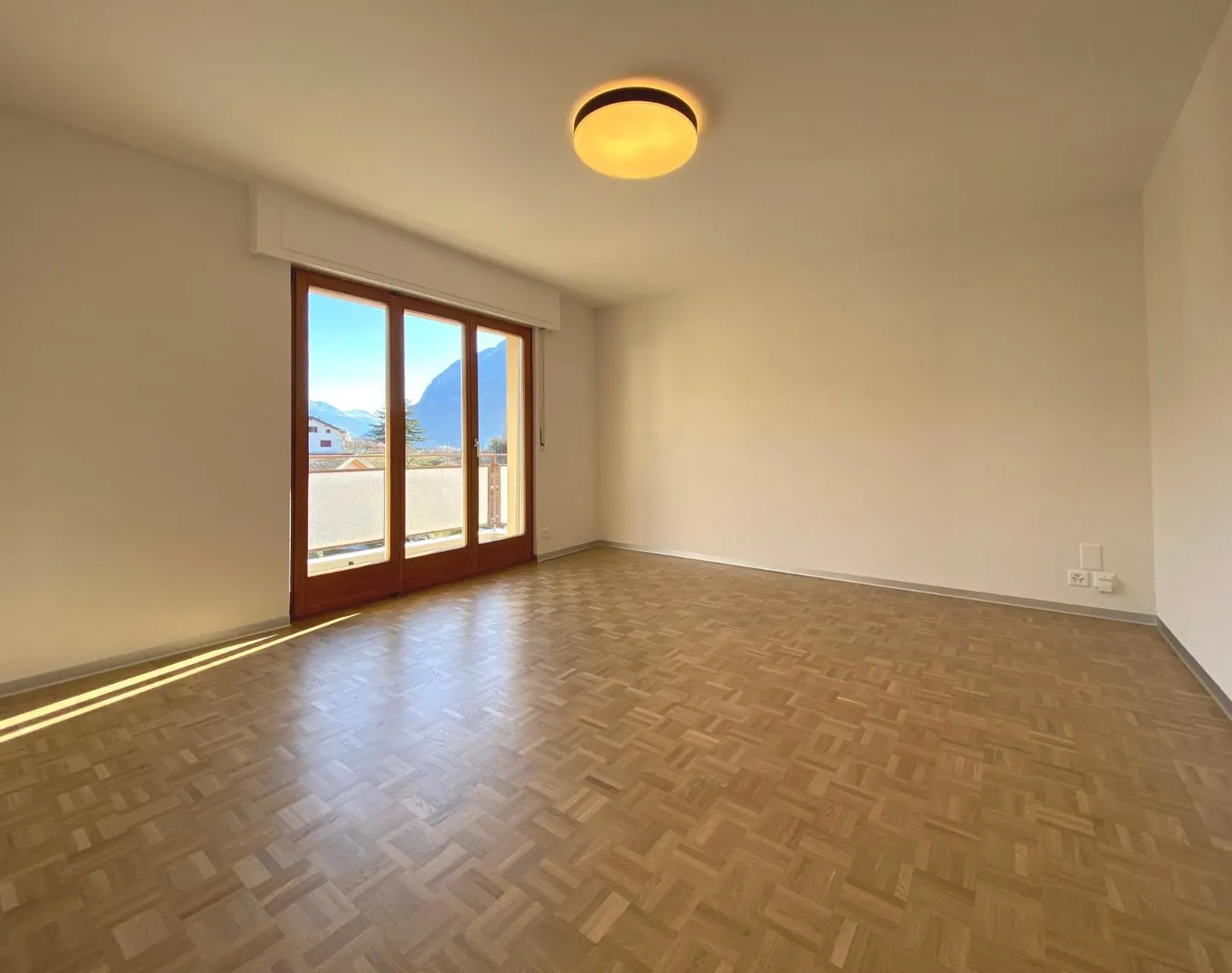 Appartement 4.5 pièces rénové - Photo 2 sur 12