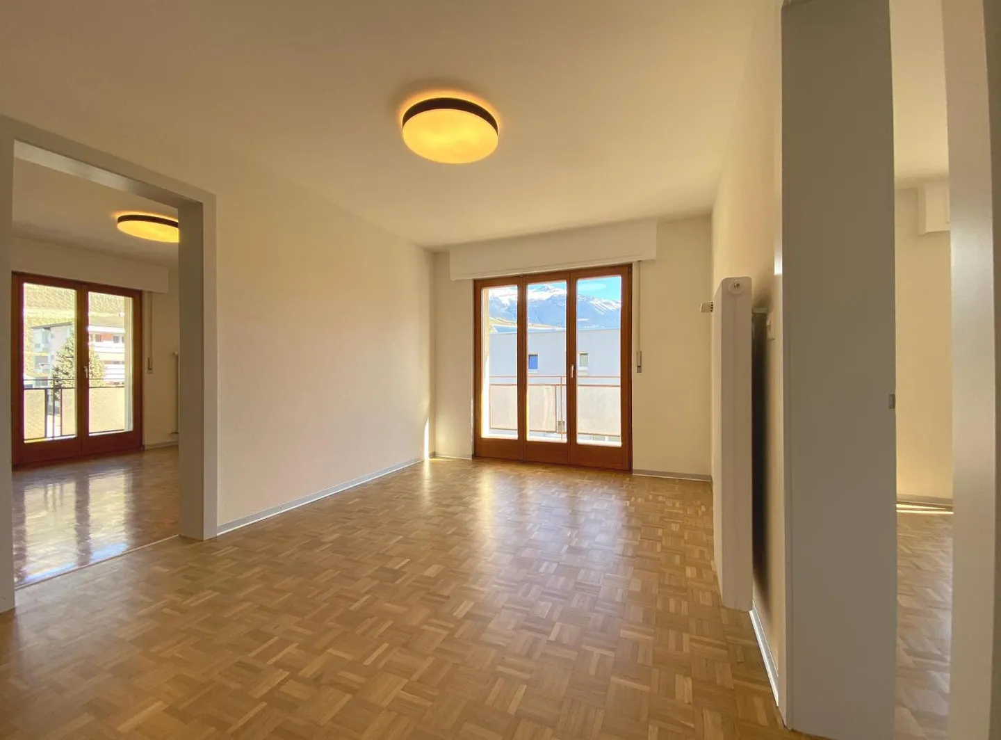 Appartement 4.5 pièces rénové - Photo 3 sur 12