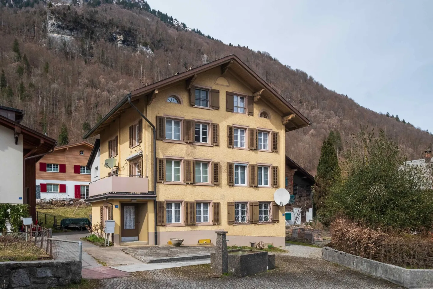 5.5-Zimmer Doppel-Einfamilienhaus in Nidfurn GL - Foto 3 von 15