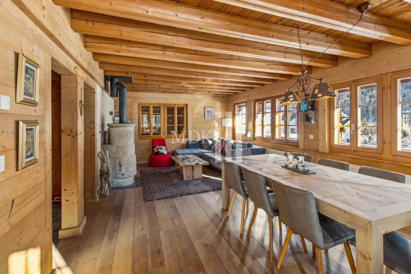 Chalet 5.5 rooms - Photo 2 of 12